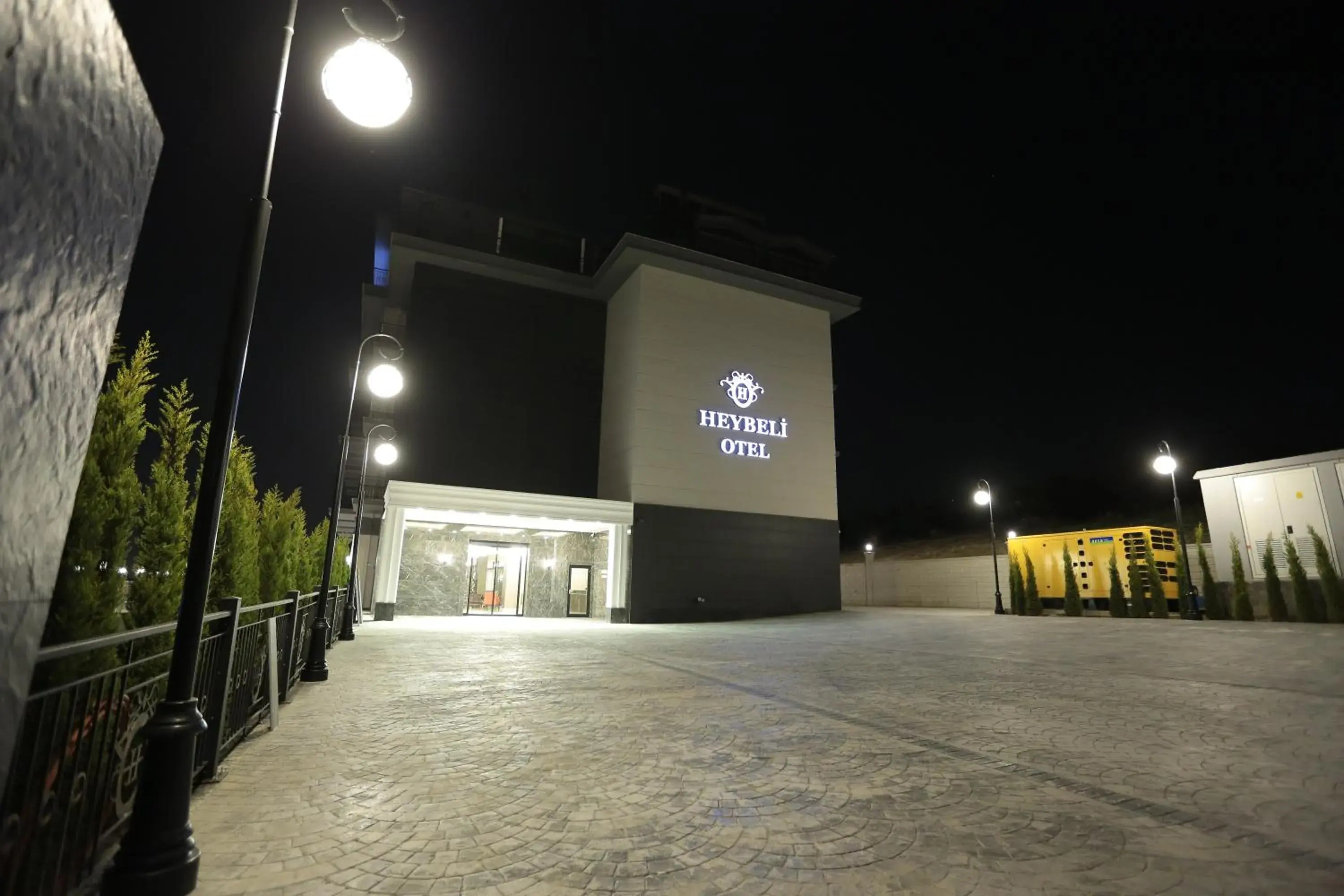 Facade/entrance in Heybeli Hotel Facade/entrance in Heybeli Hotel