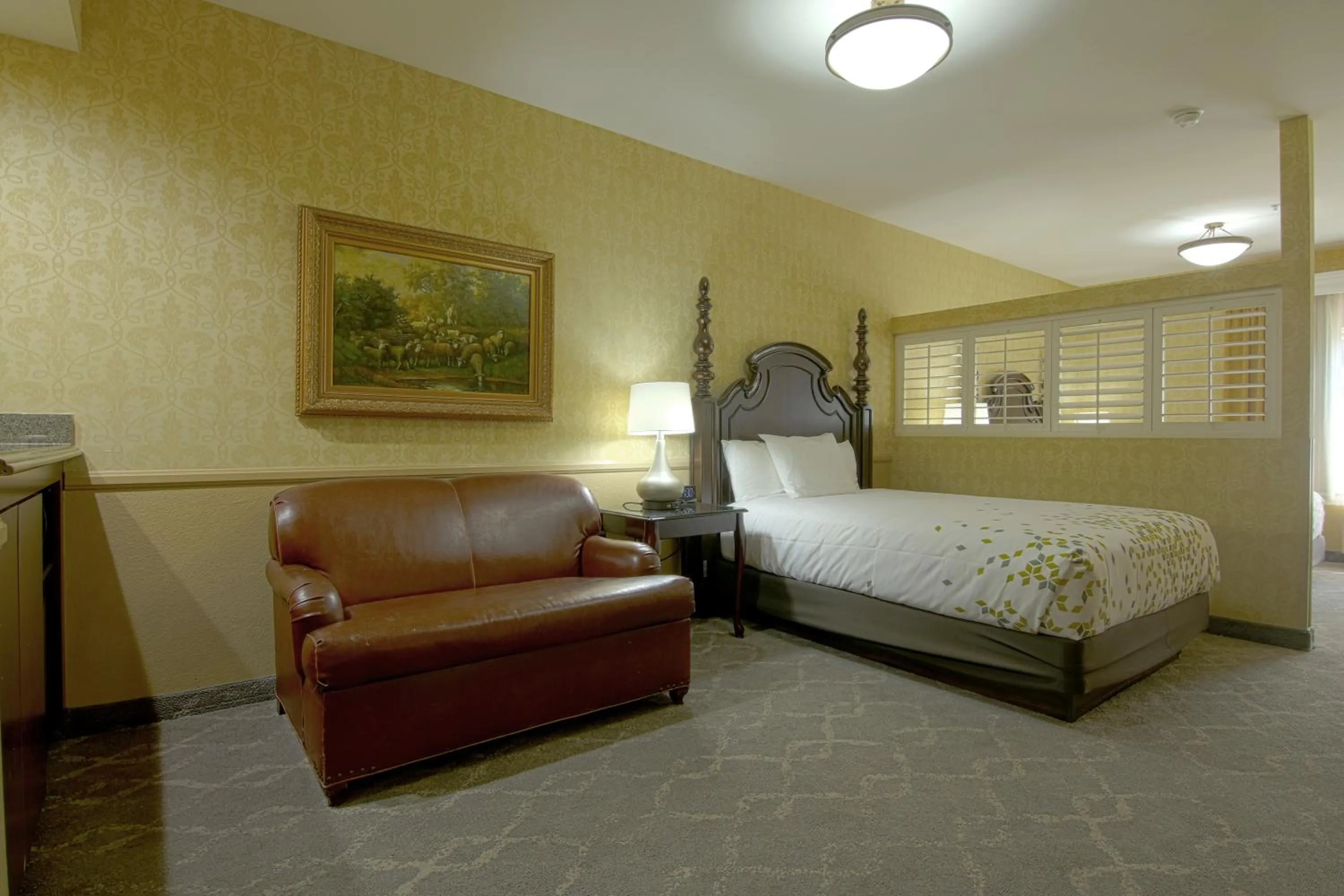 Photo of the whole room, Bed in Azure Hotel&Suites Ontario Trademark Collection by Wyndham