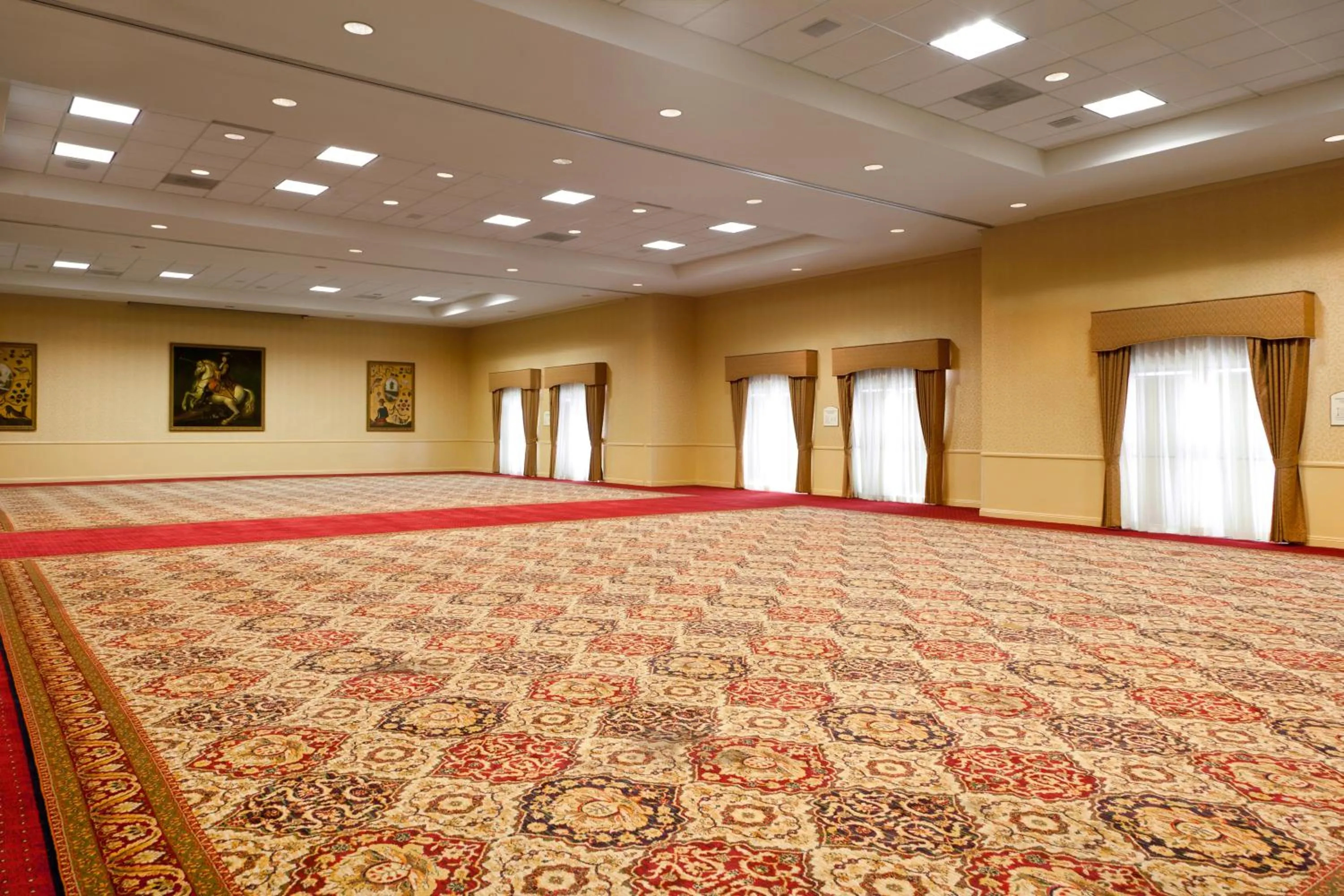 Business facilities in Azure Hotel&Suites Ontario Trademark Collection by Wyndham