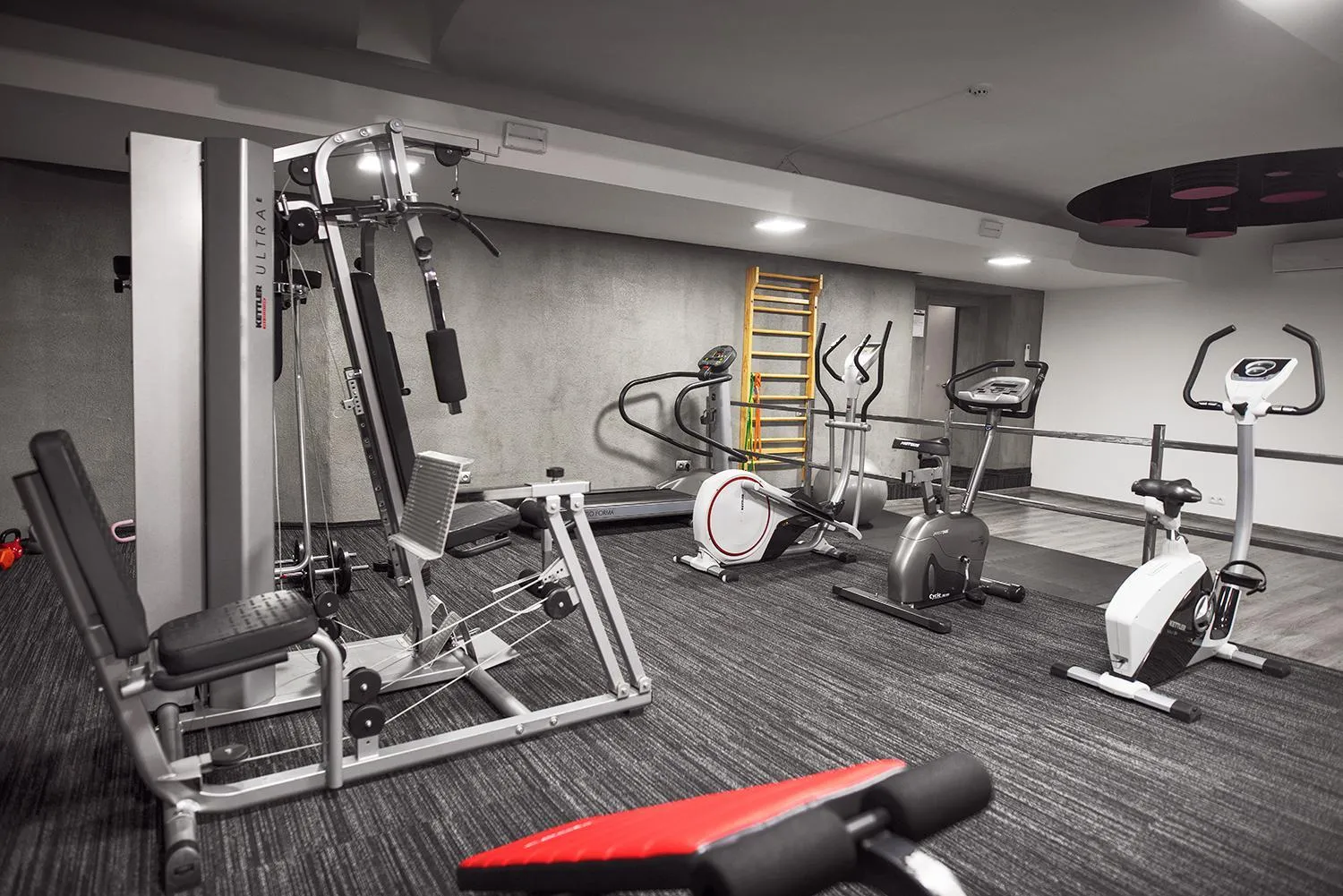 Fitness centre/facilities in B&B HOTEL TYCHY 4Stars