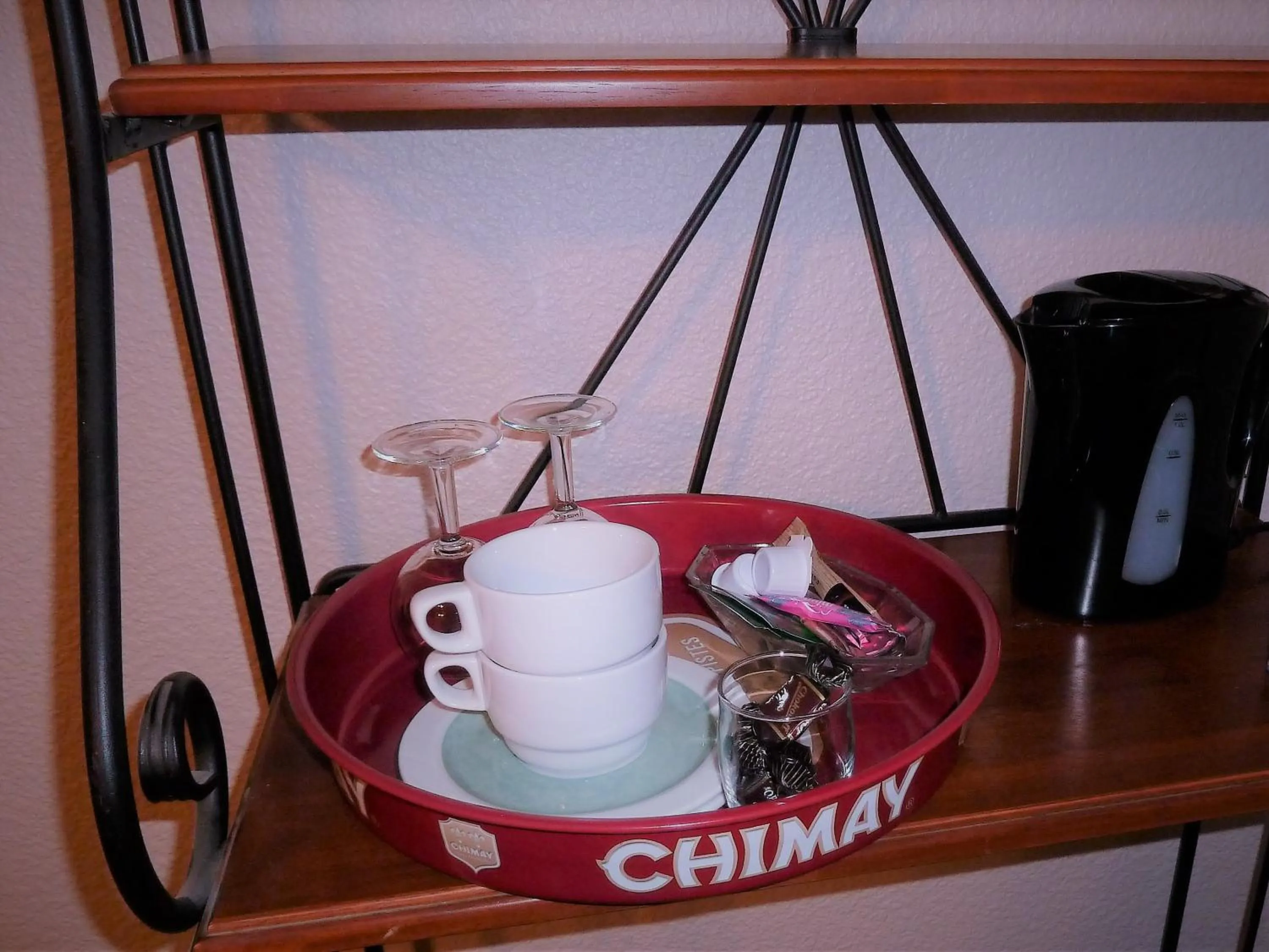 Coffee/tea facilities in B&B Chambre d'hôtes de la Vecquée