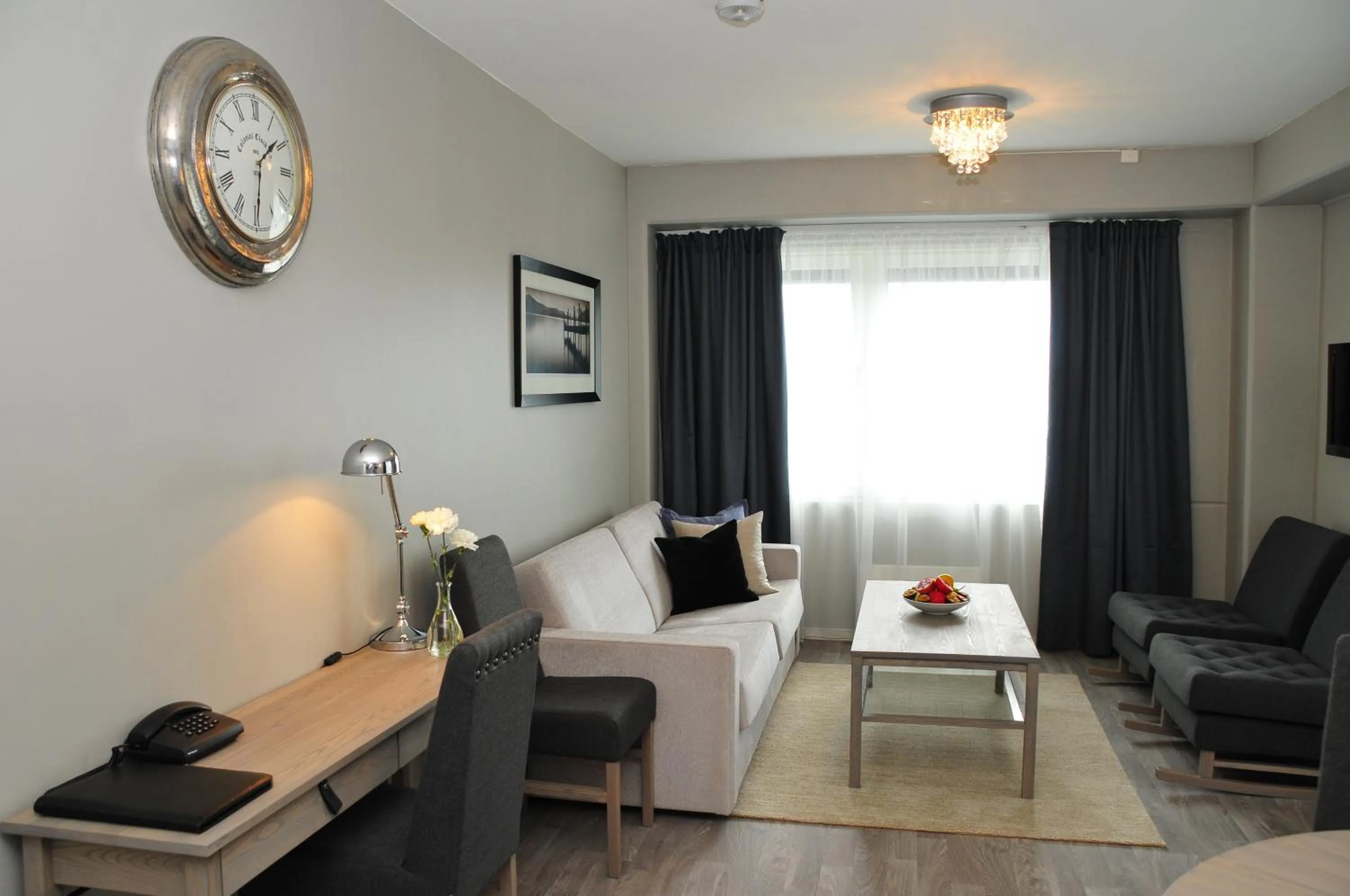 Living room, Bed in Best Western Leto Arena