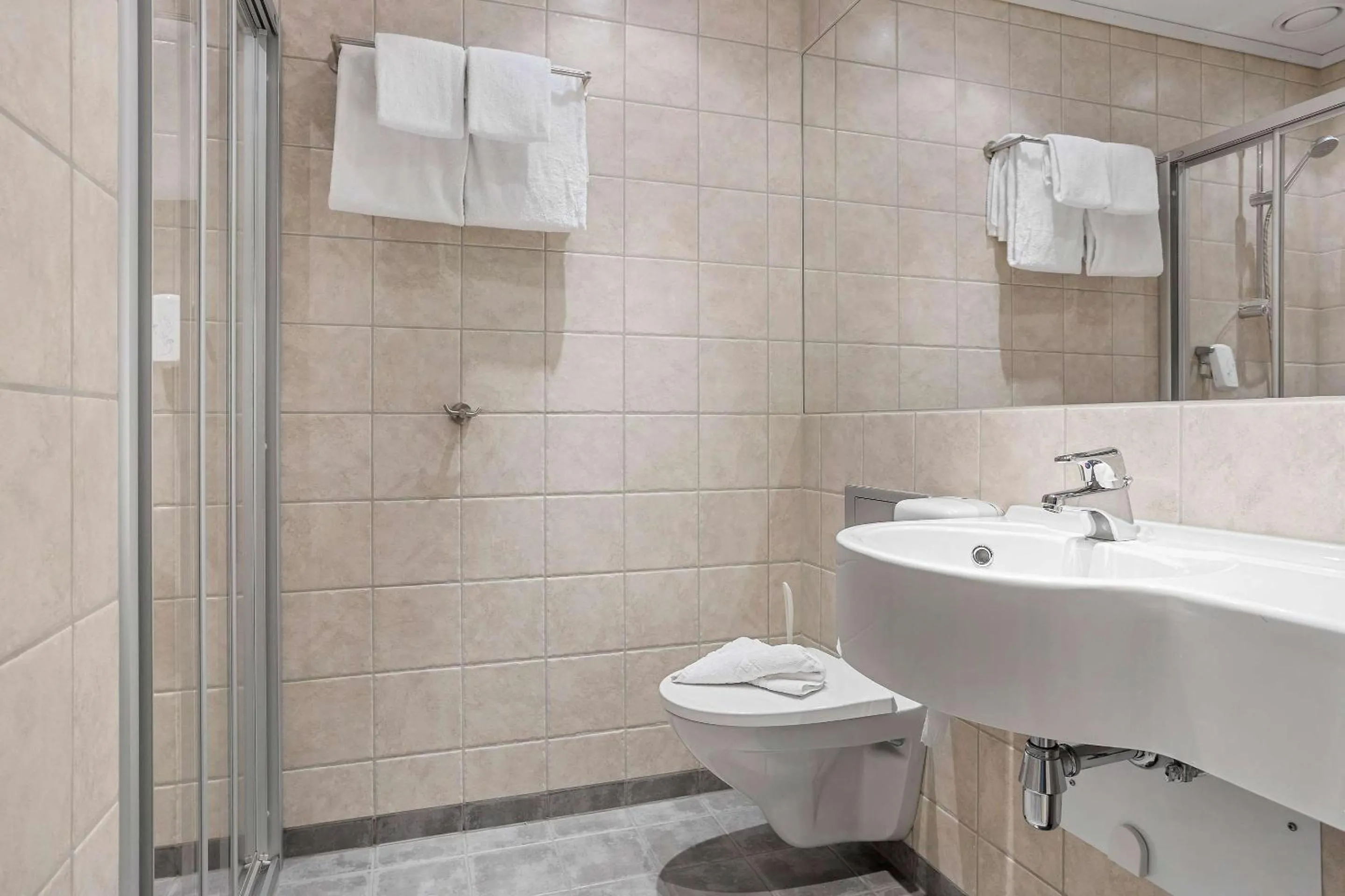 Bedroom in Best Western Leto Arena