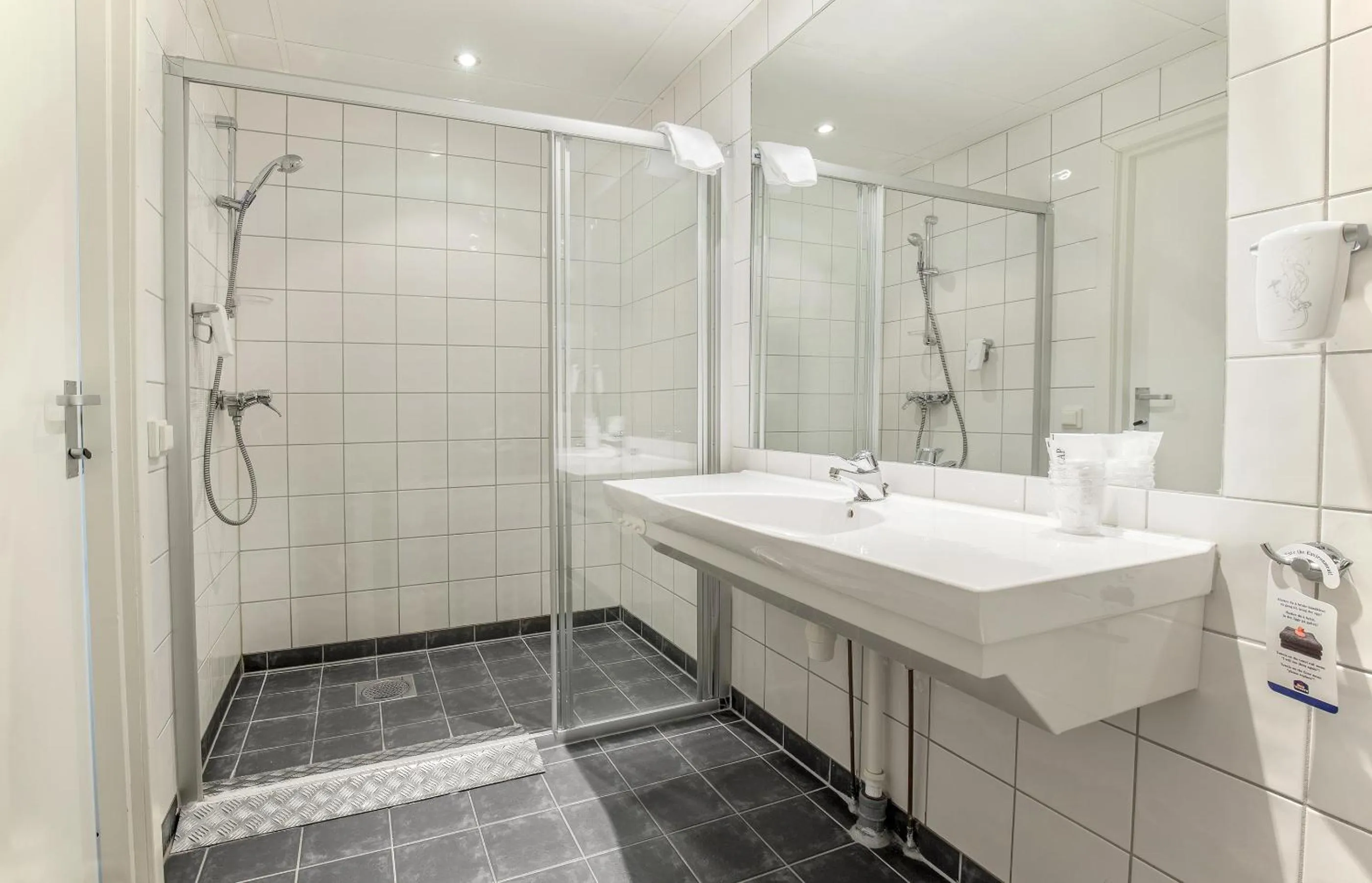 Bathroom in Best Western Leto Arena