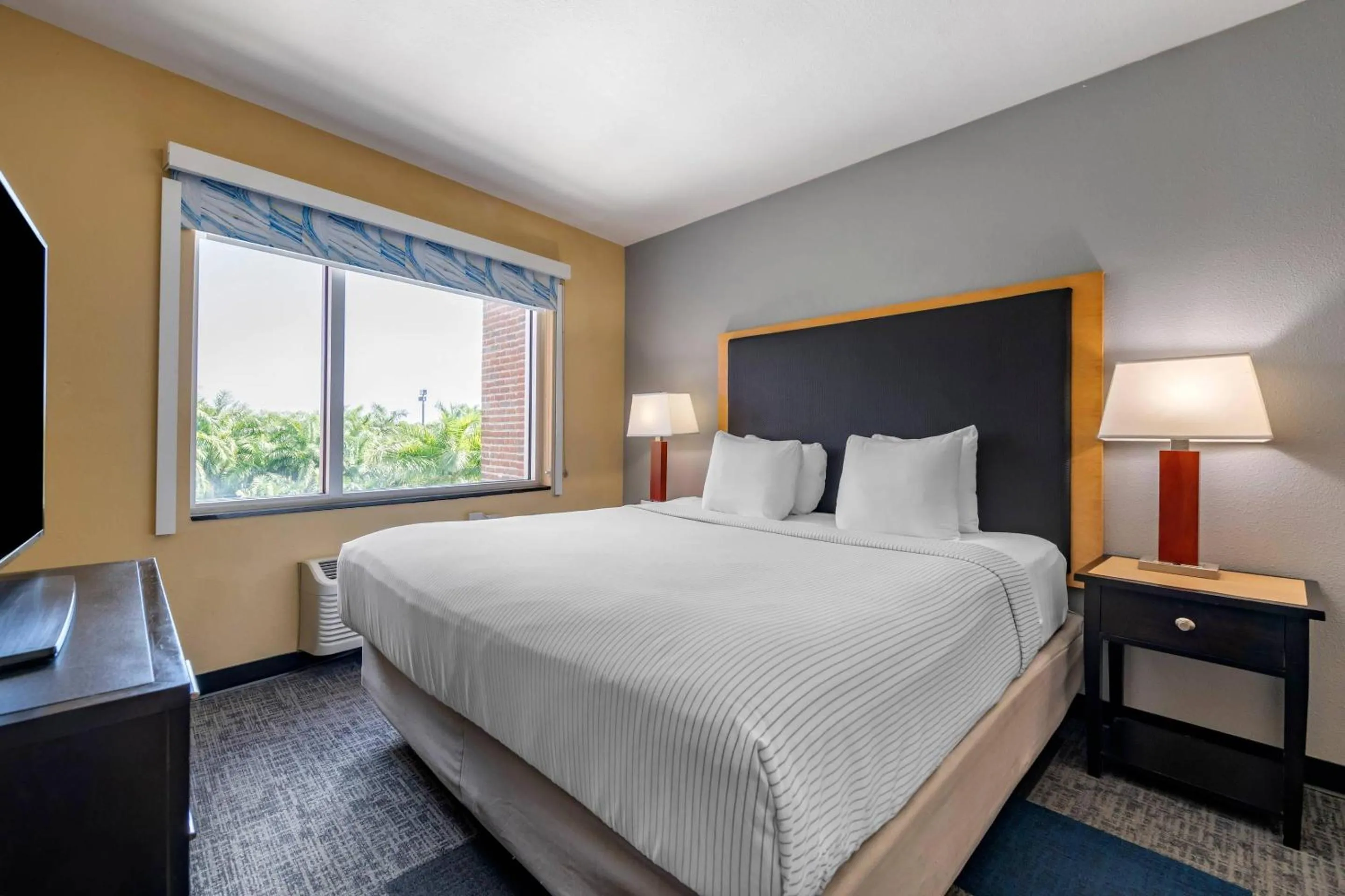 Bedroom, Bed in Cambria Hotel Ft Lauderdale, Airport South & Cruise Port
