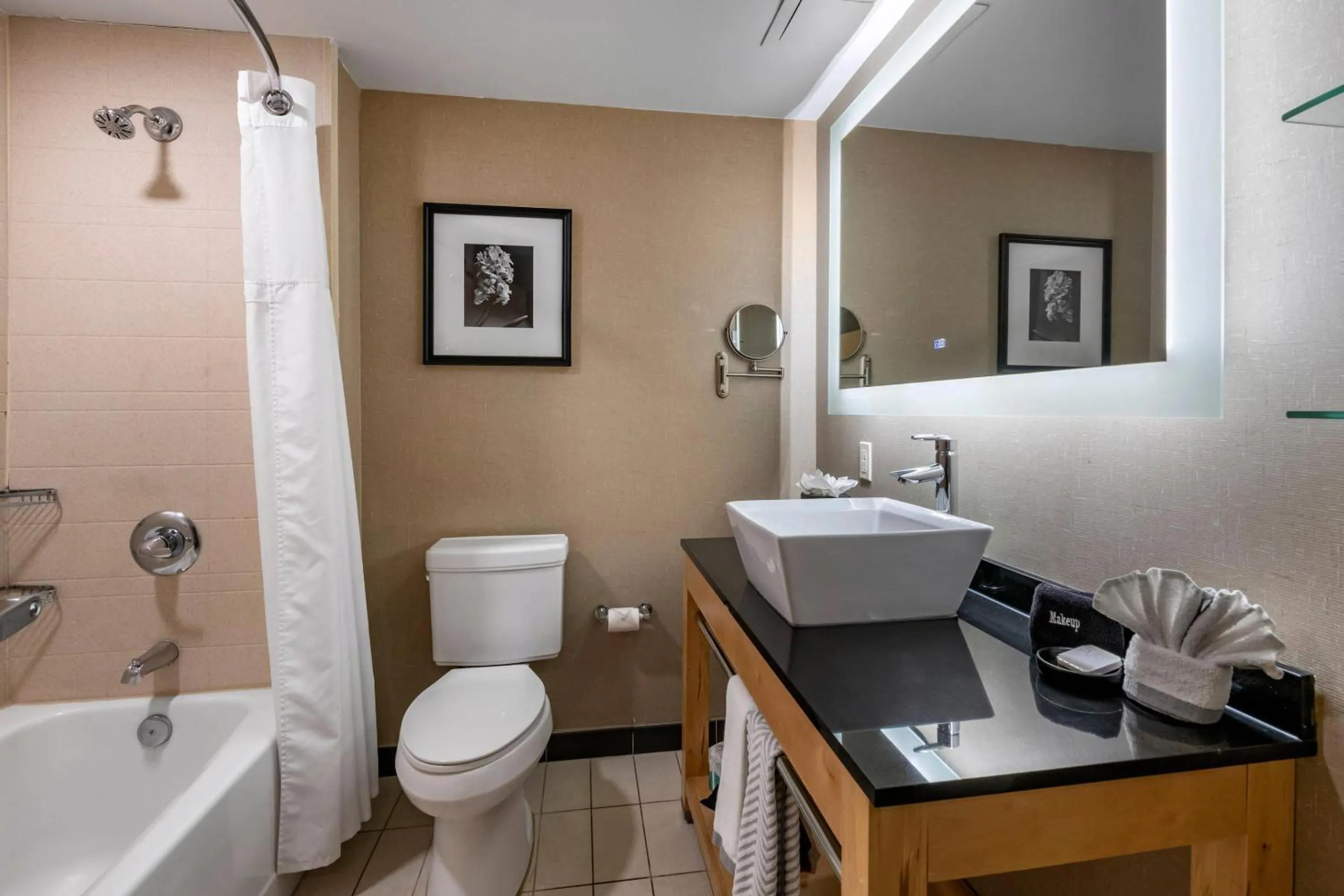Bedroom in Cambria Hotel Ft Lauderdale, Airport South & Cruise Port