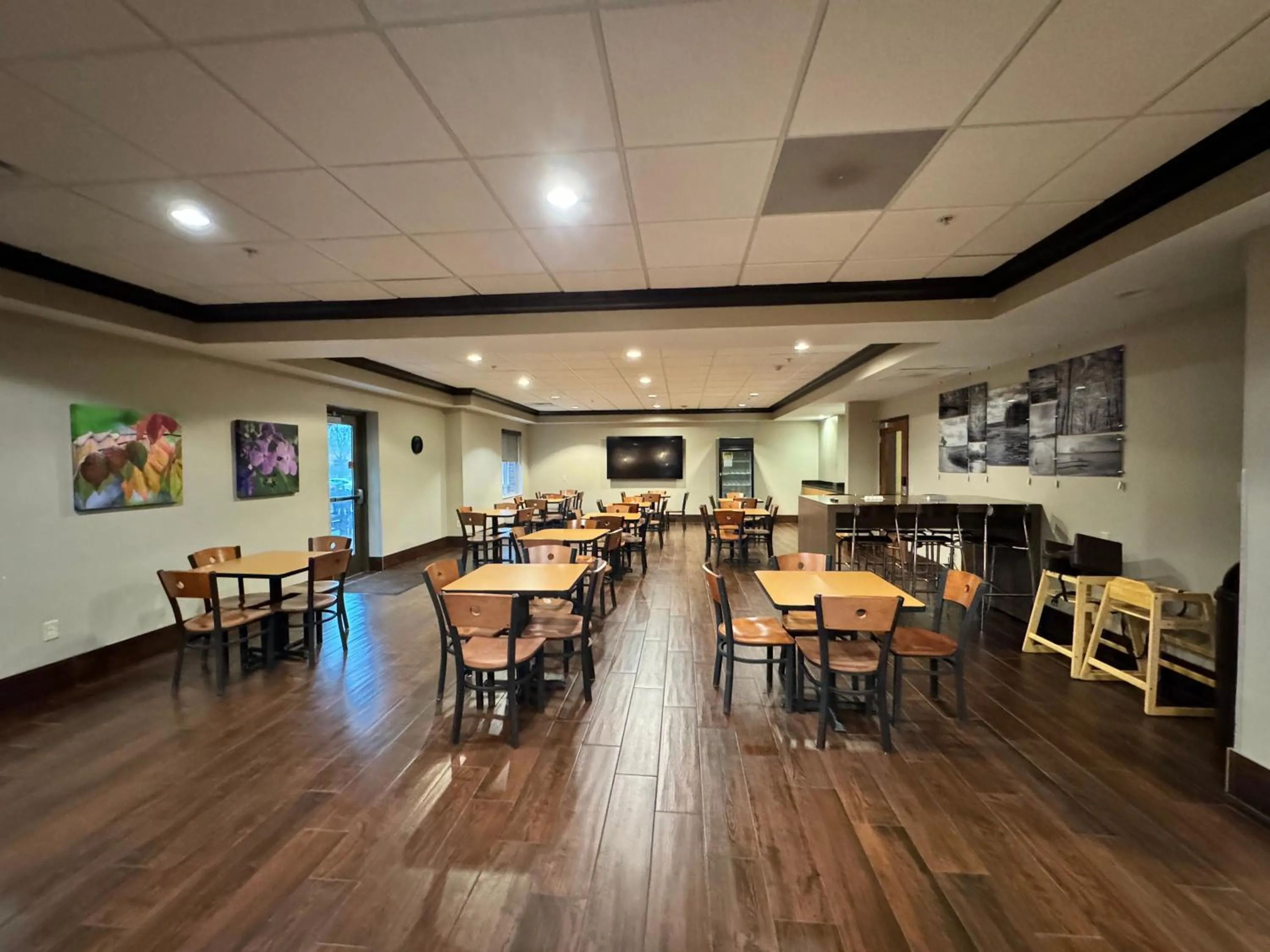 Breakfast in Sleep Inn & Suites Madison - Monona