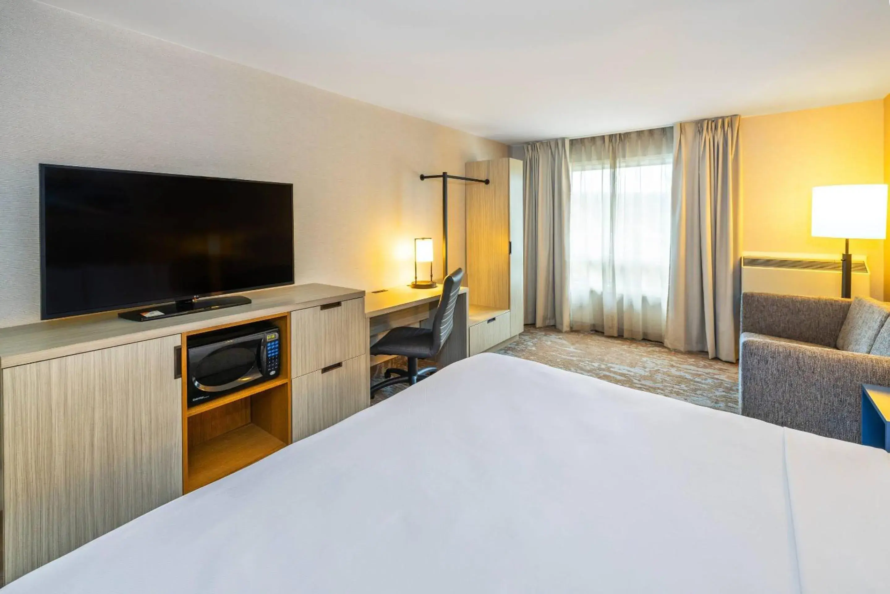 Bedroom, Bed in Comfort Inn Bedroom, Bed in Comfort Inn