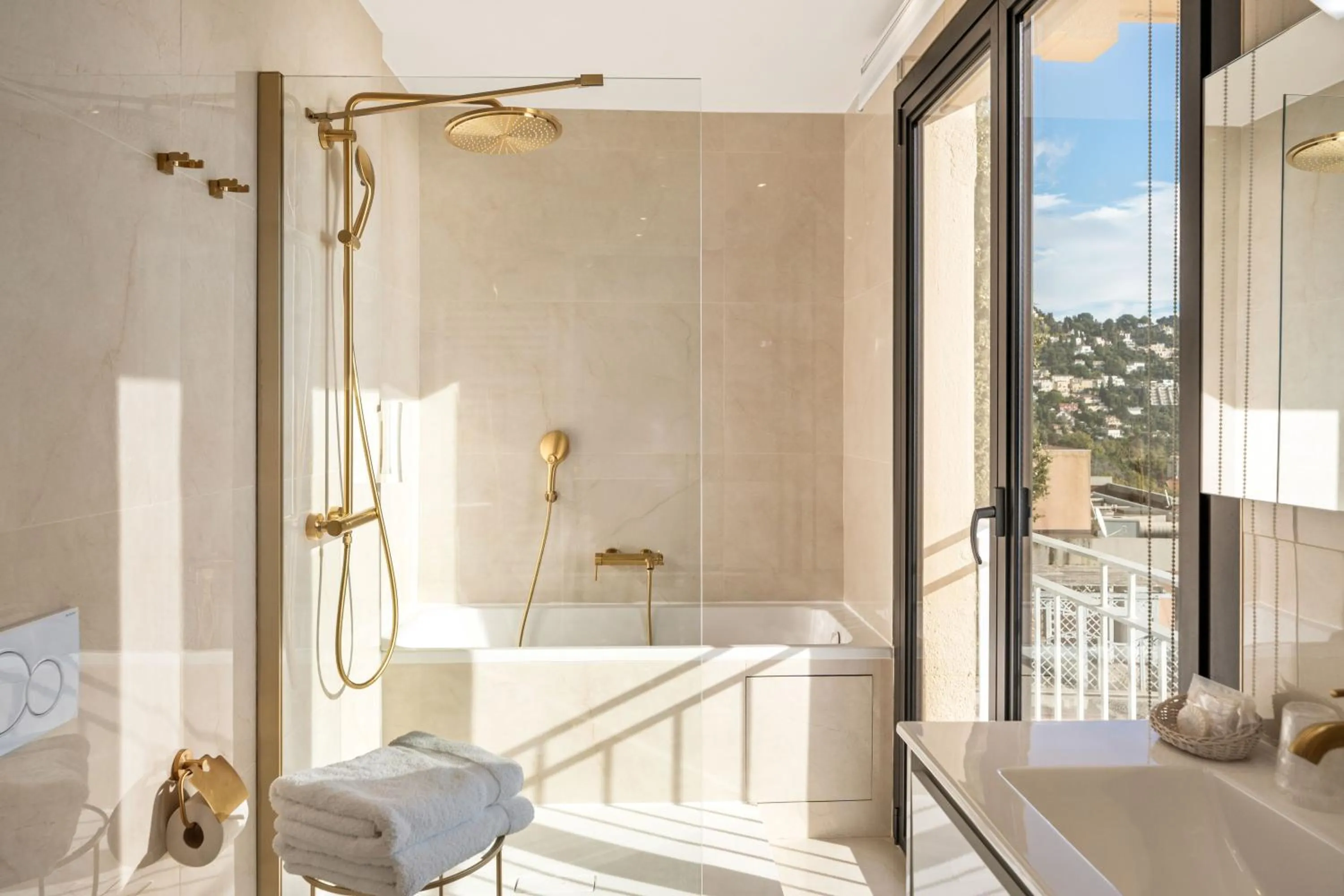 Bed in Hôtel Le Roquebrune