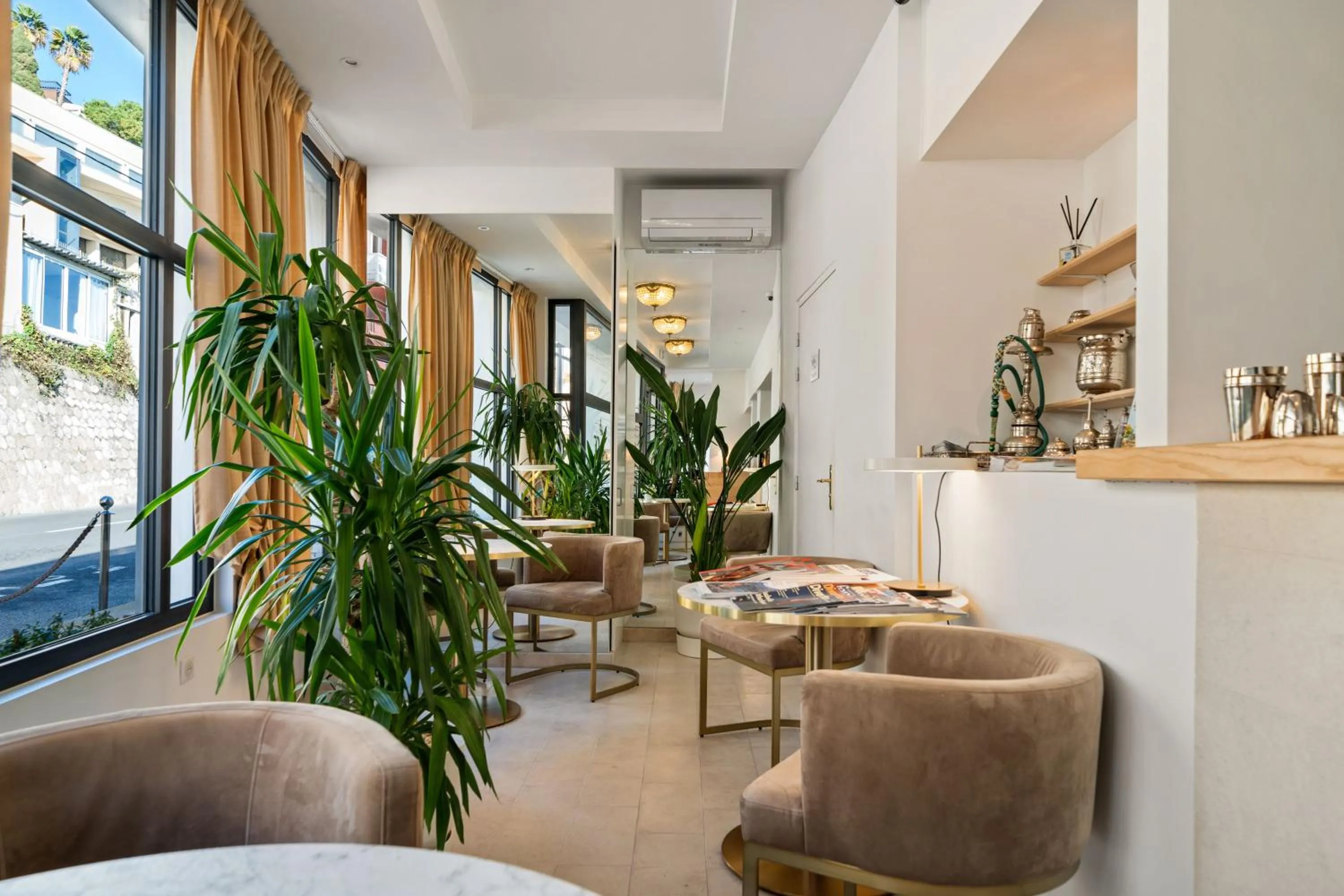 Seating area in Hôtel Le Roquebrune