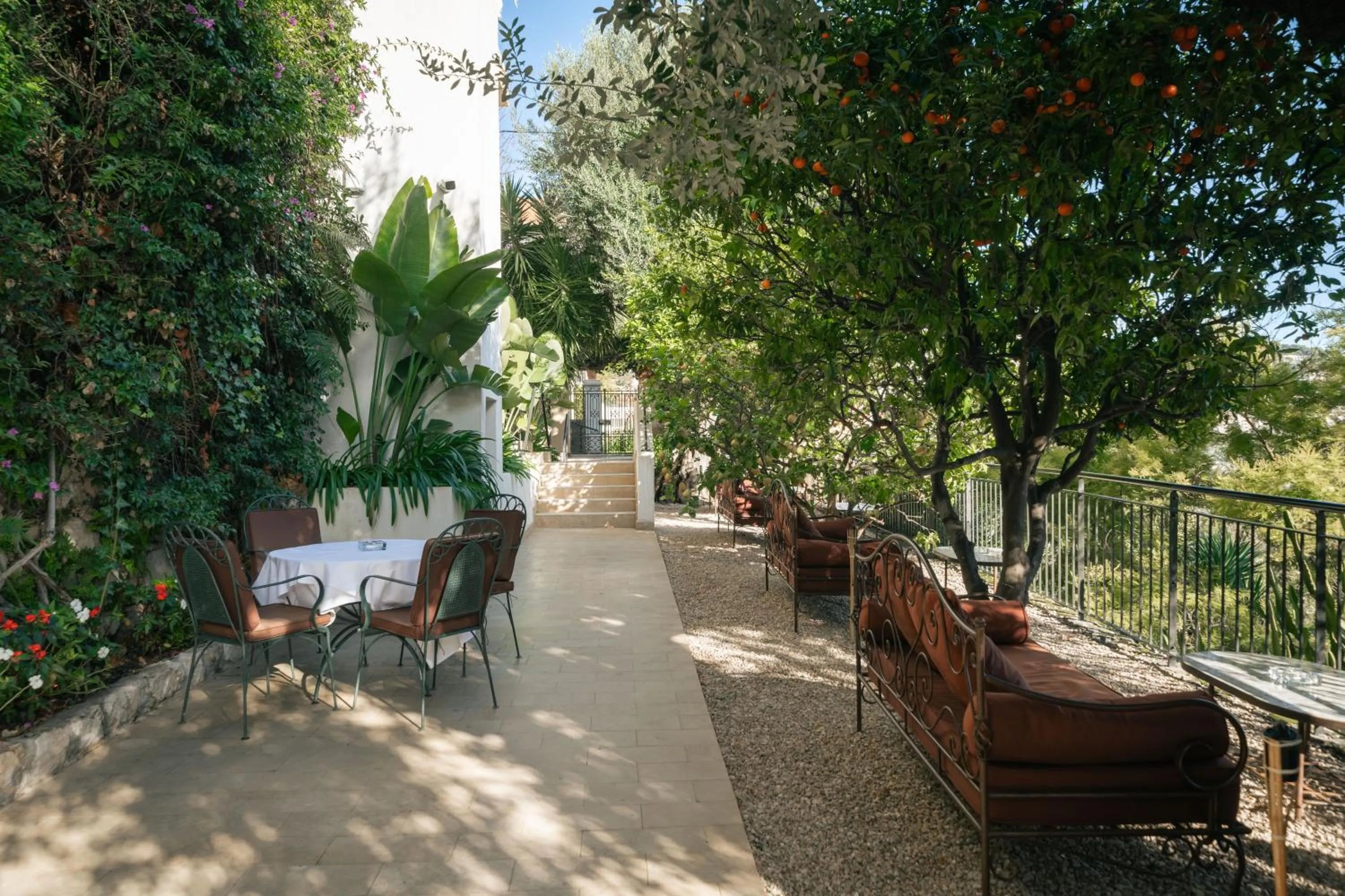 Garden in Hôtel Le Roquebrune