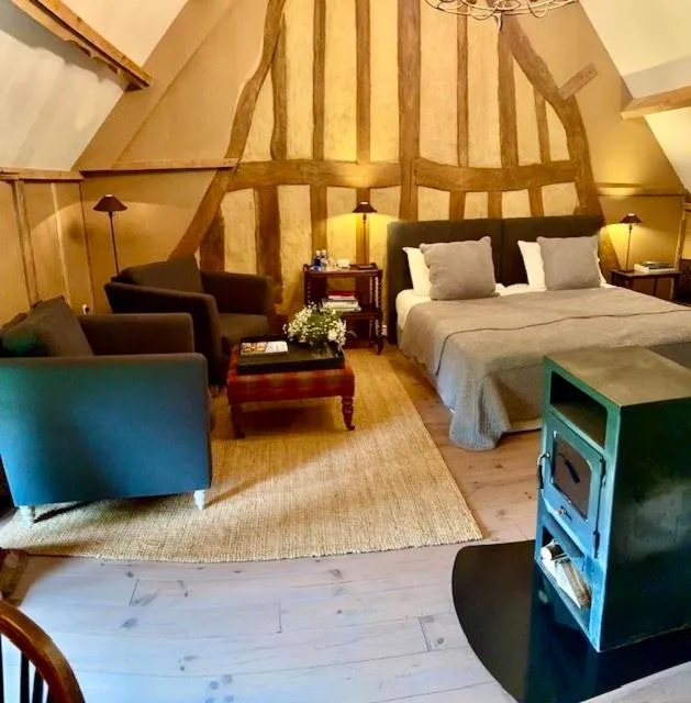 Living room, Bed in Bergerie de la Moutonnière