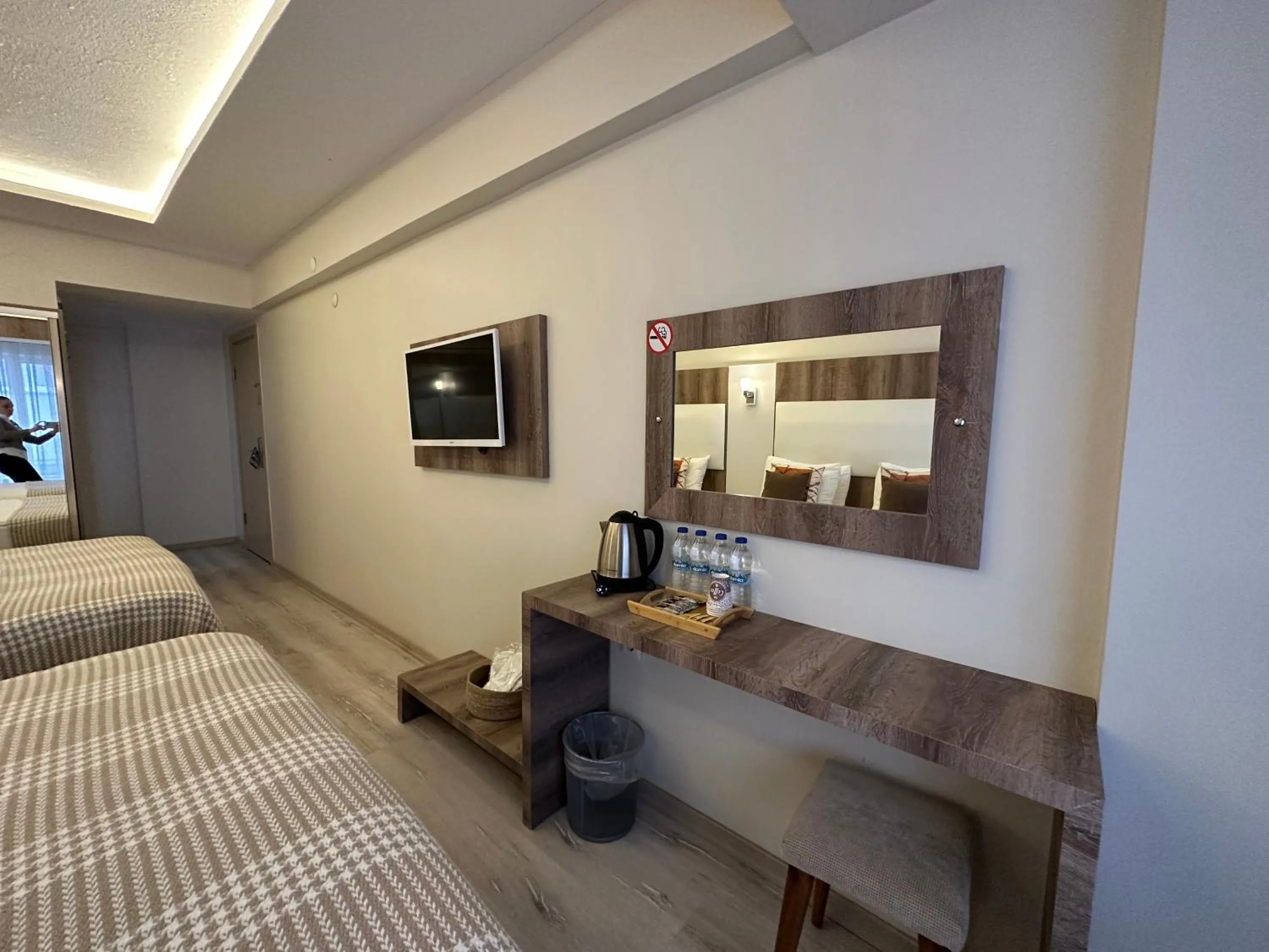 TV and multimedia, Bed in Line Suite Hotel