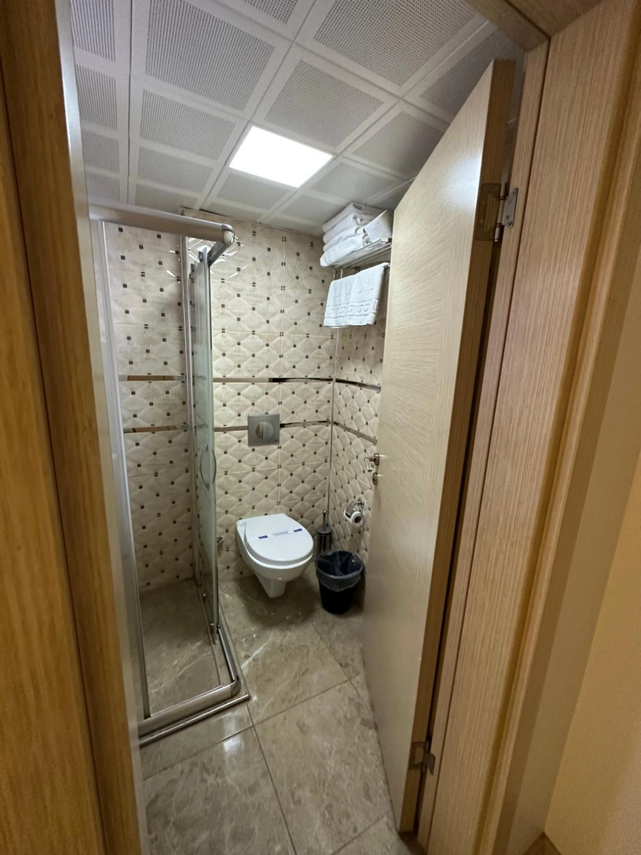 Shower in Line Suite Hotel