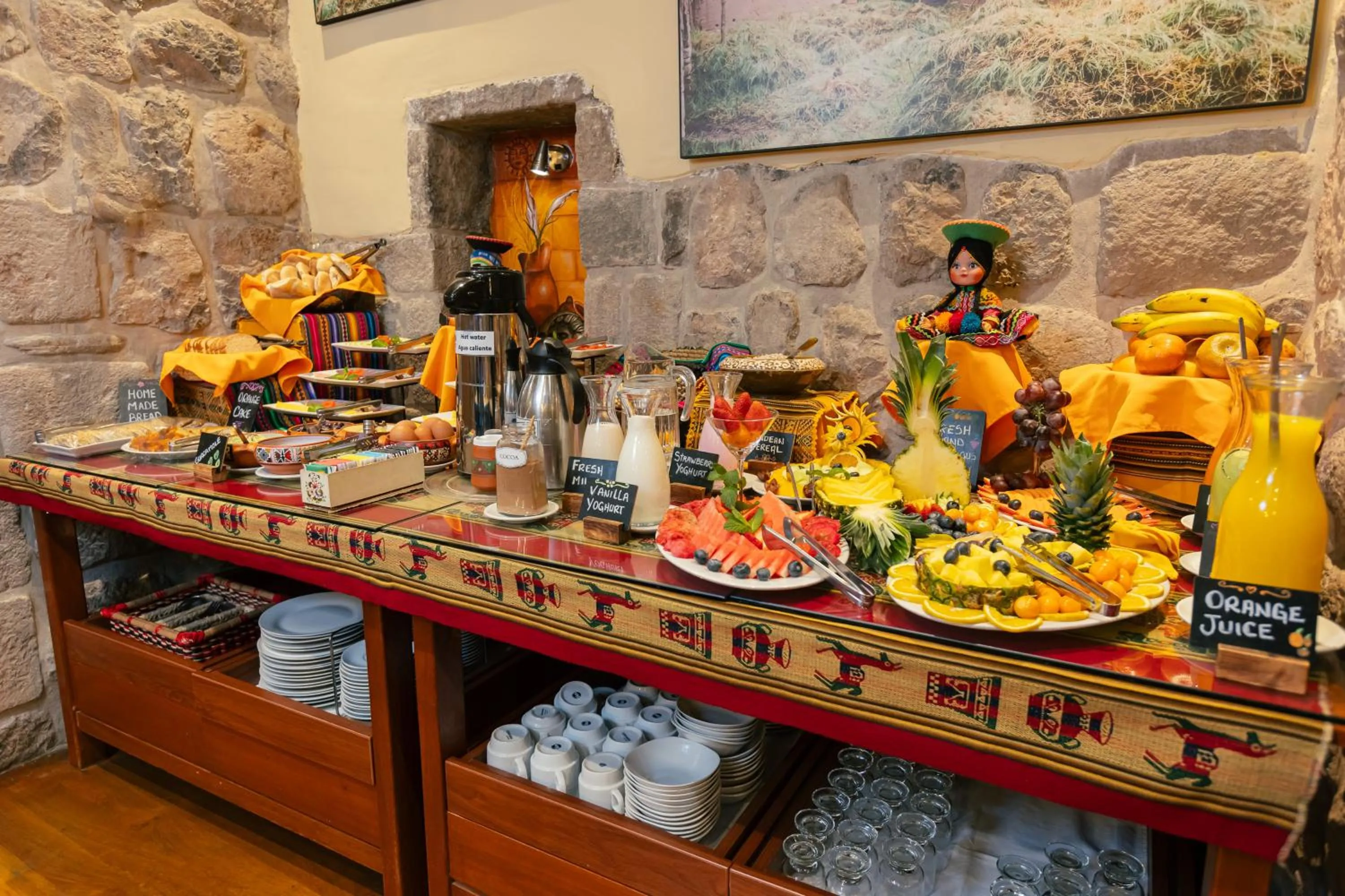 Buffet breakfast in Amerindia