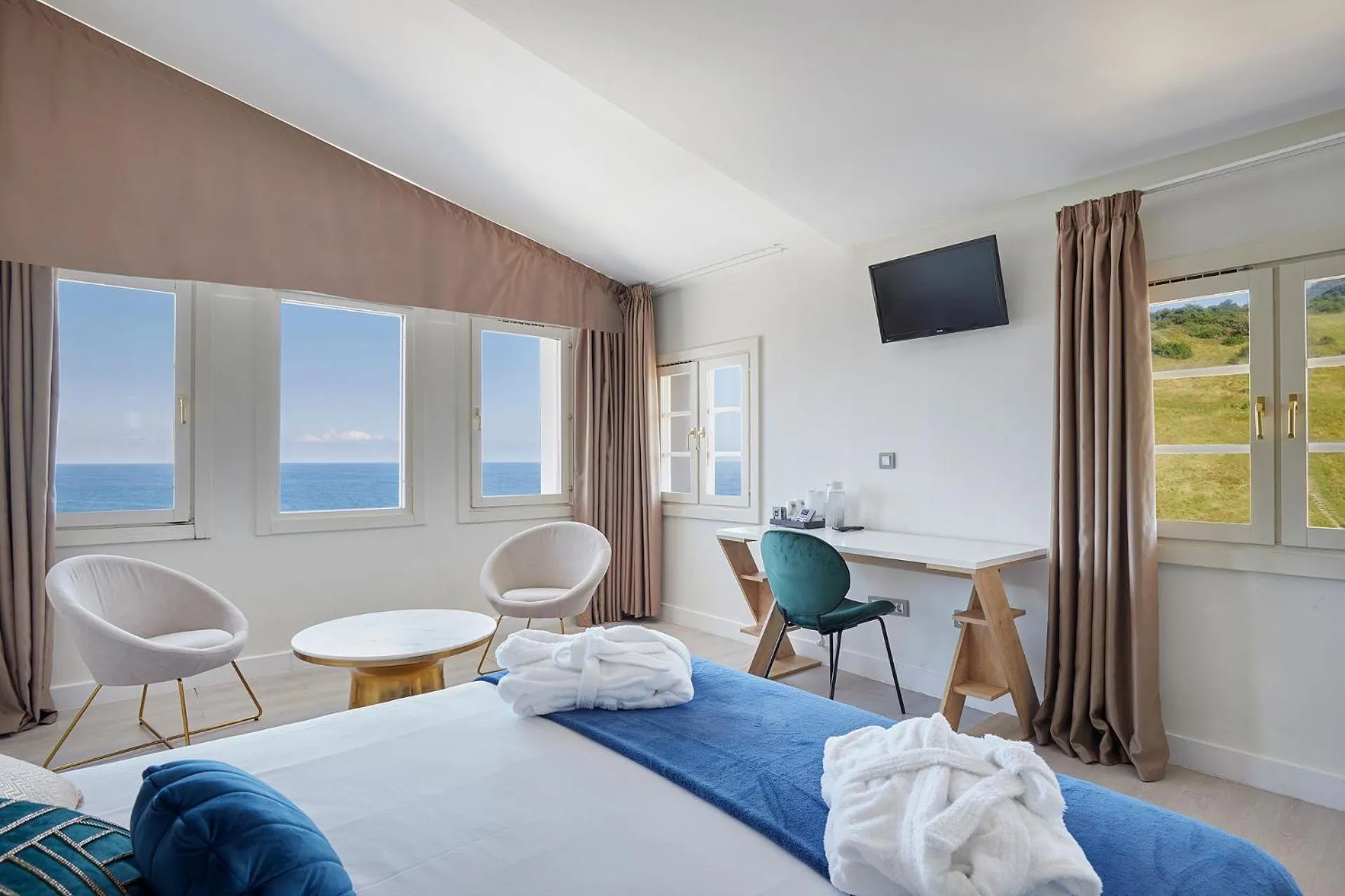 Bed in Hotel & Talasoterapia Zelai