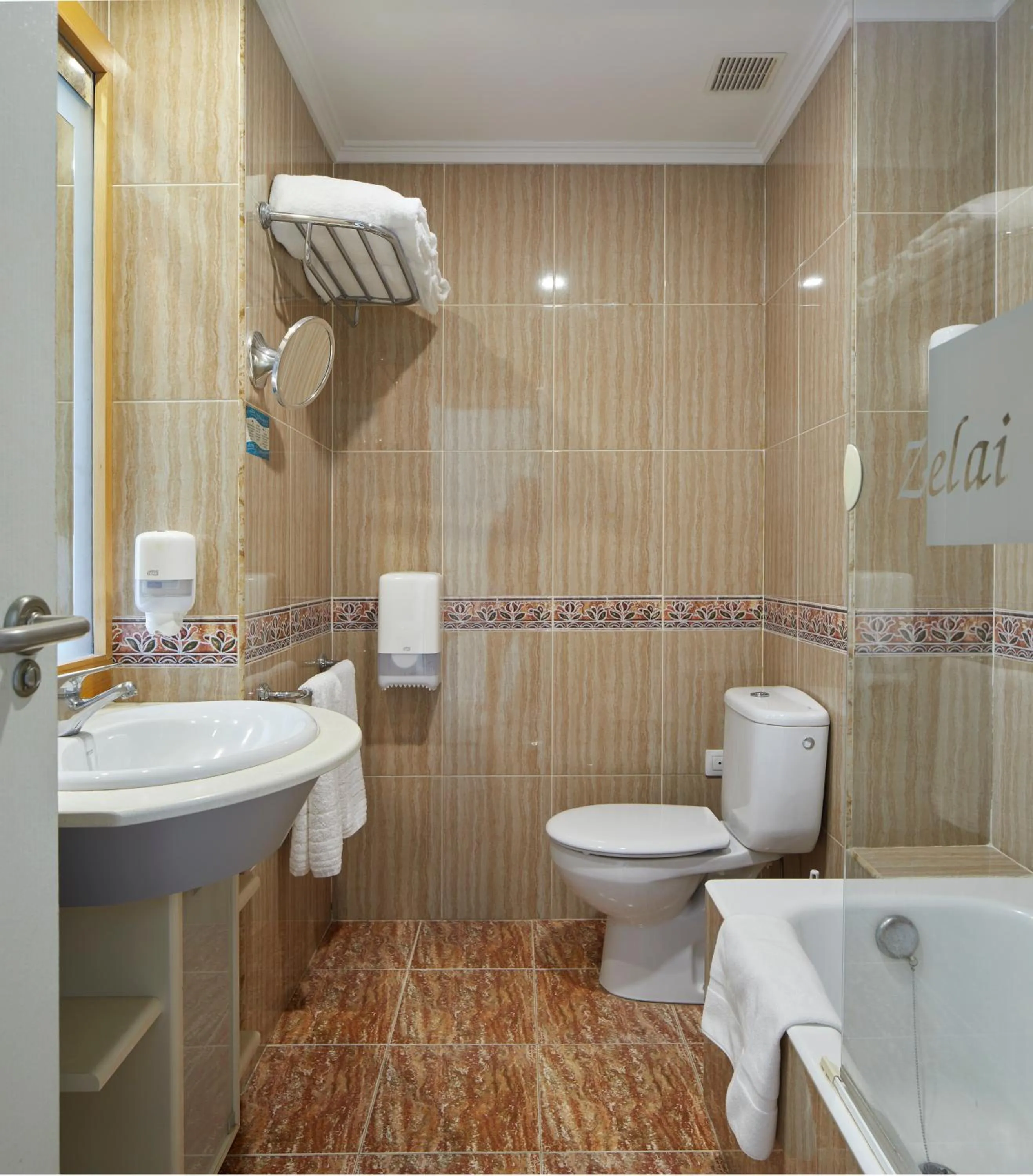 Bathroom in Hotel & Talasoterapia Zelai