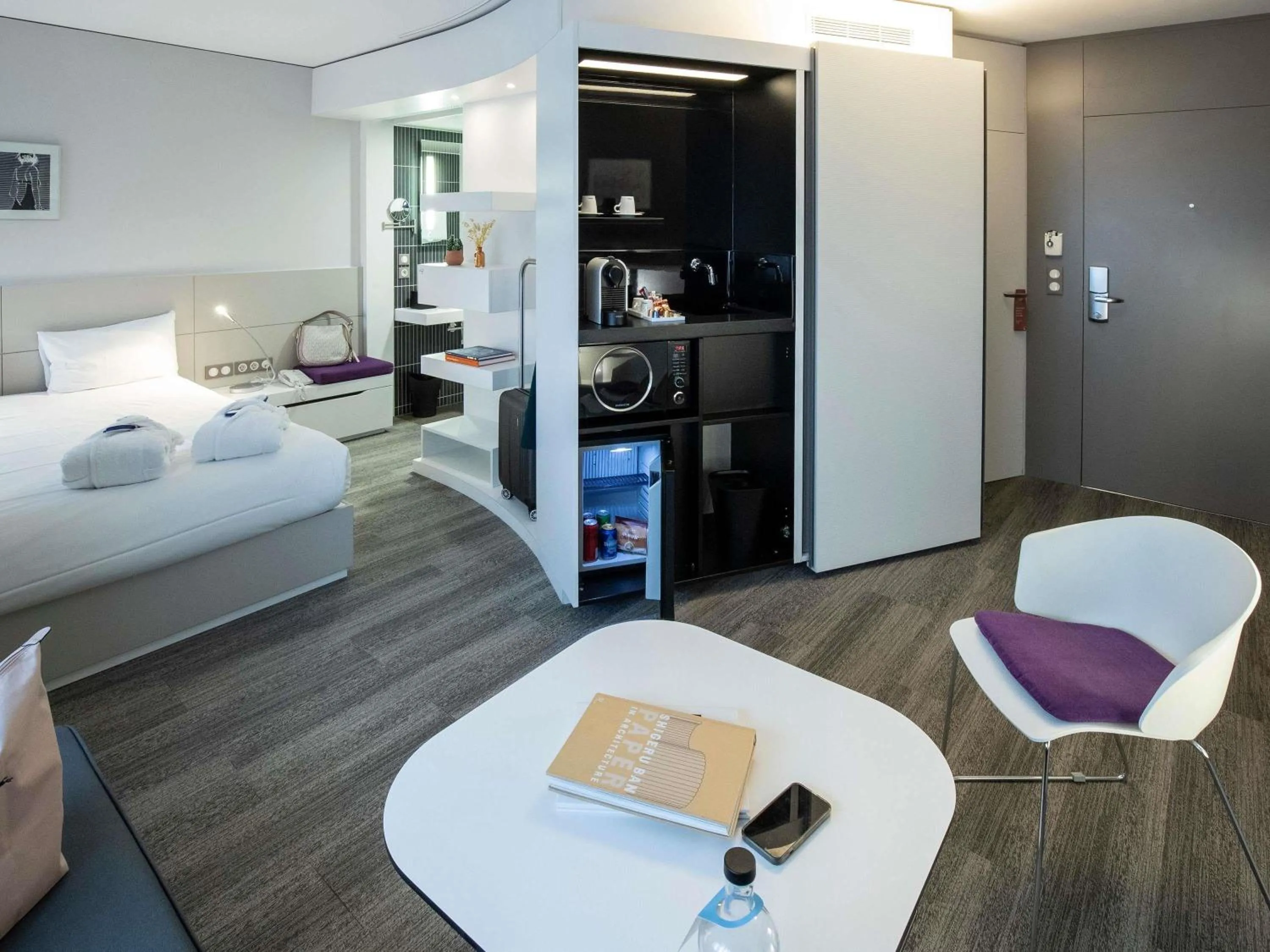 Bedroom, Bed in Novotel Suites Luxembourg
