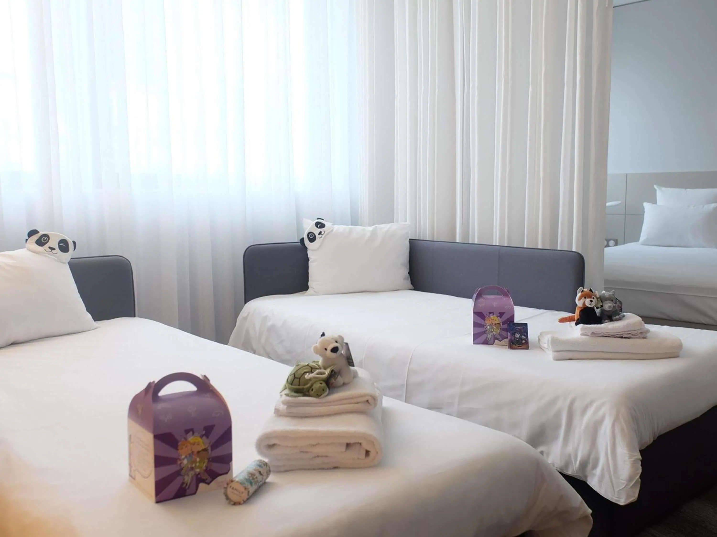 Bedroom, Bed in Novotel Suites Luxembourg