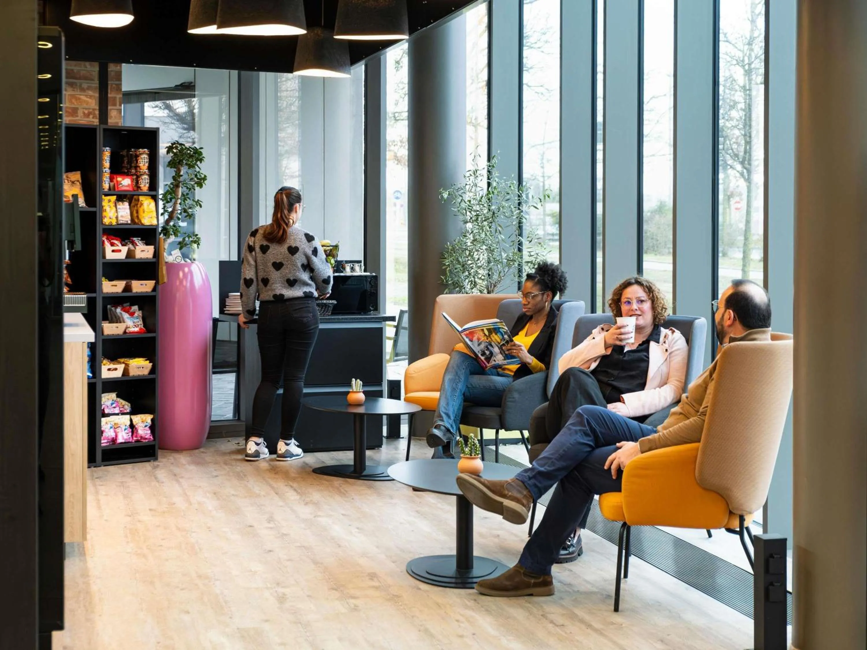 Lounge or bar in Novotel Suites Luxembourg