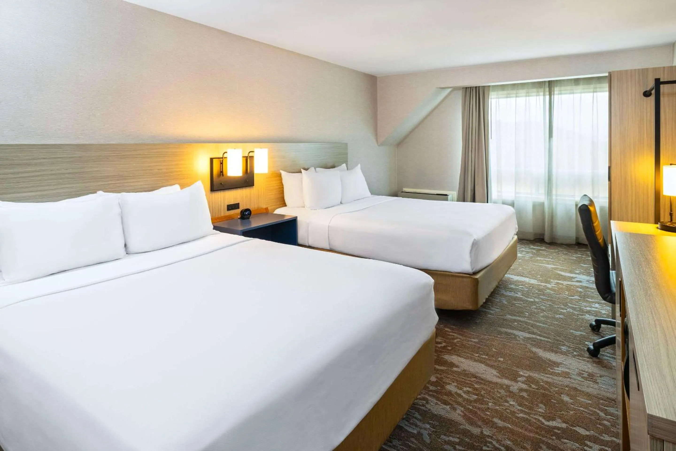 Bedroom, Bed in Comfort Inn Magnetic Hill