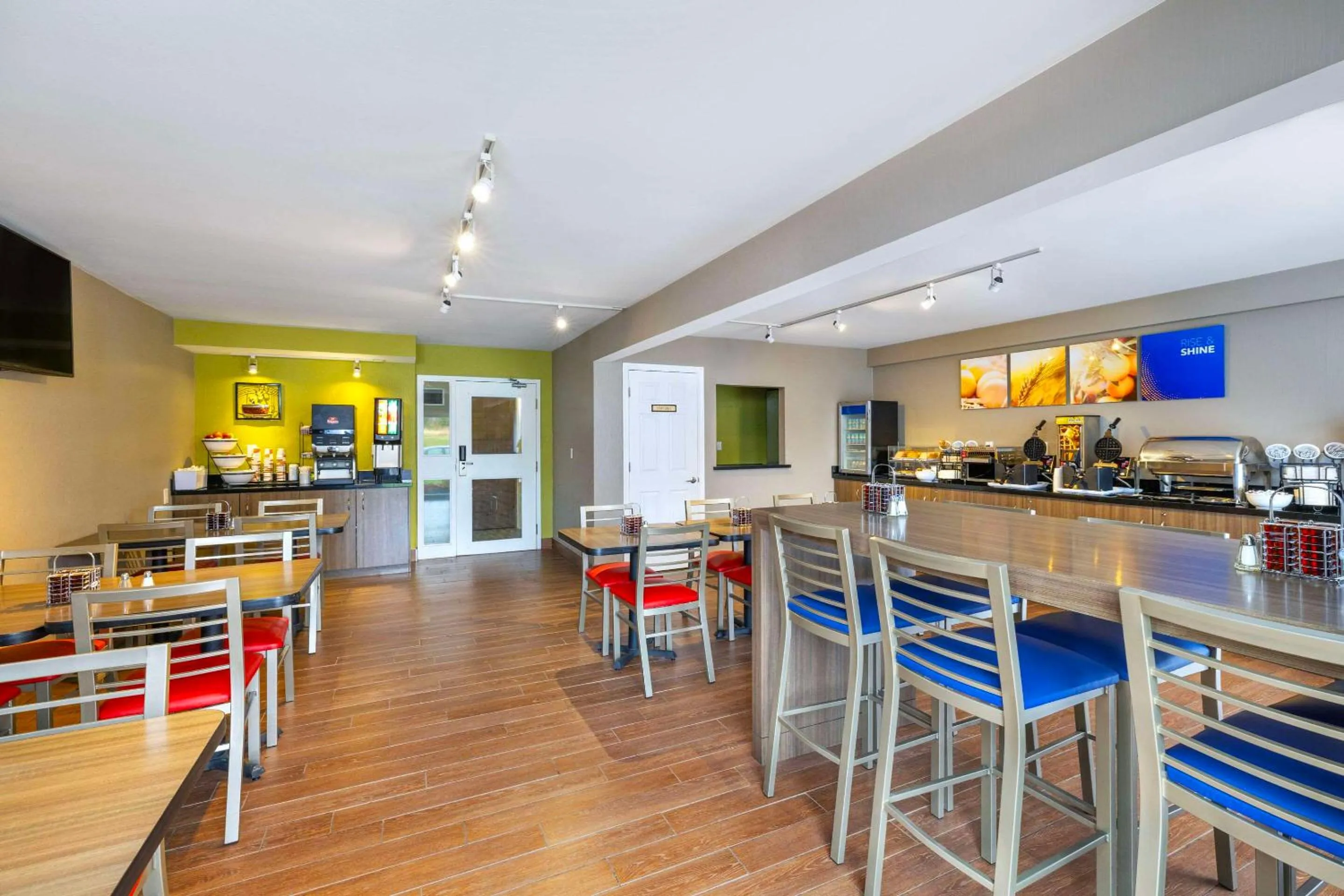 Breakfast in Comfort Inn Magnetic Hill