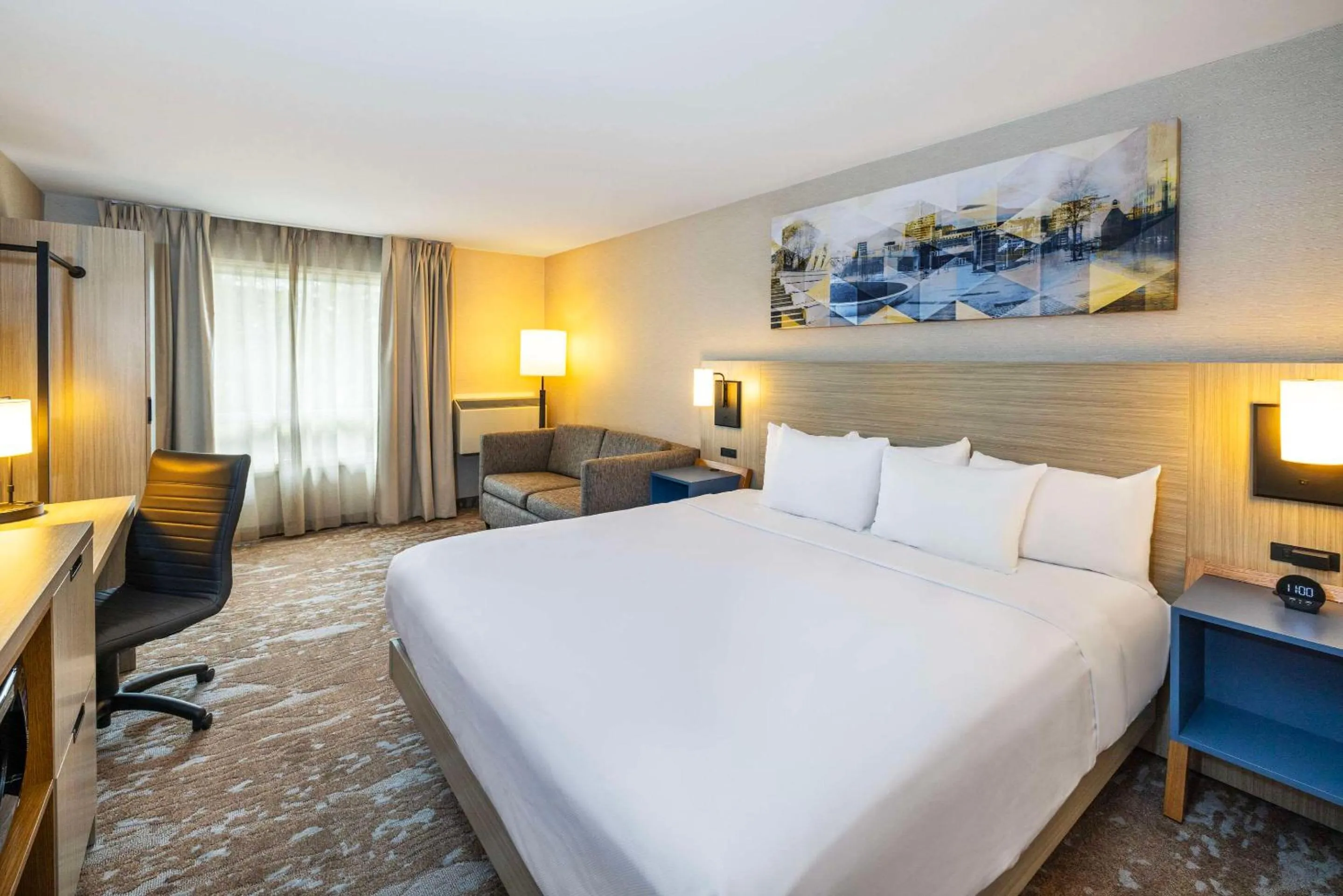 Bedroom, Bed in Comfort Inn Magnetic Hill