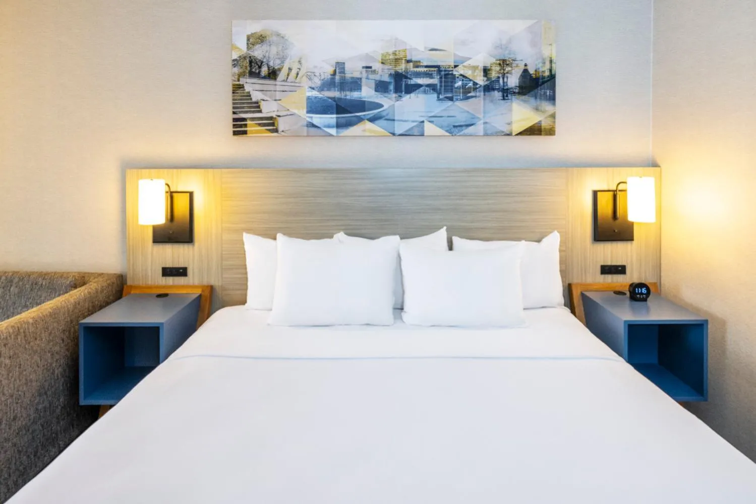 Bedroom, Bed in Comfort Inn Magnetic Hill