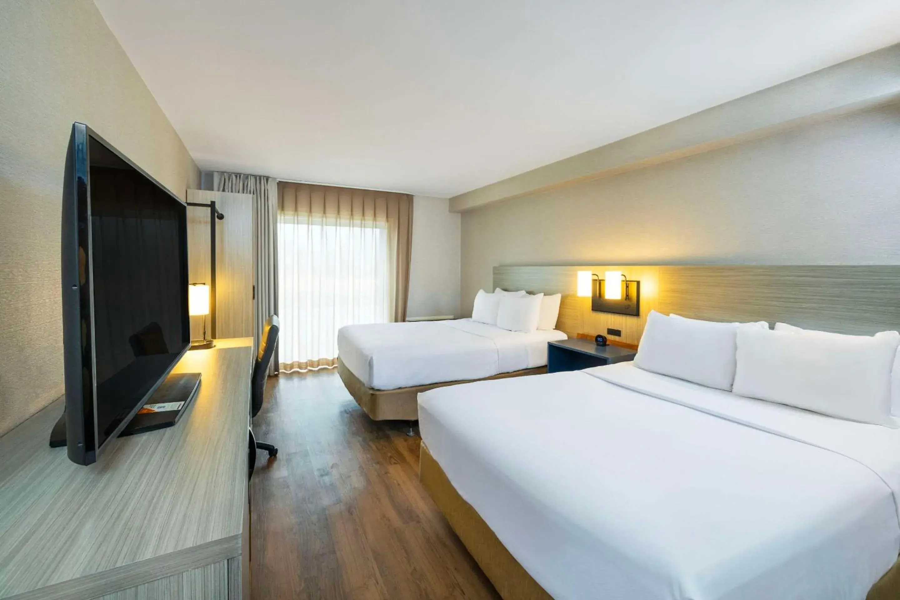 Bedroom, Bed in Comfort Inn Magnetic Hill Bedroom, Bed in Comfort Inn Magnetic Hill