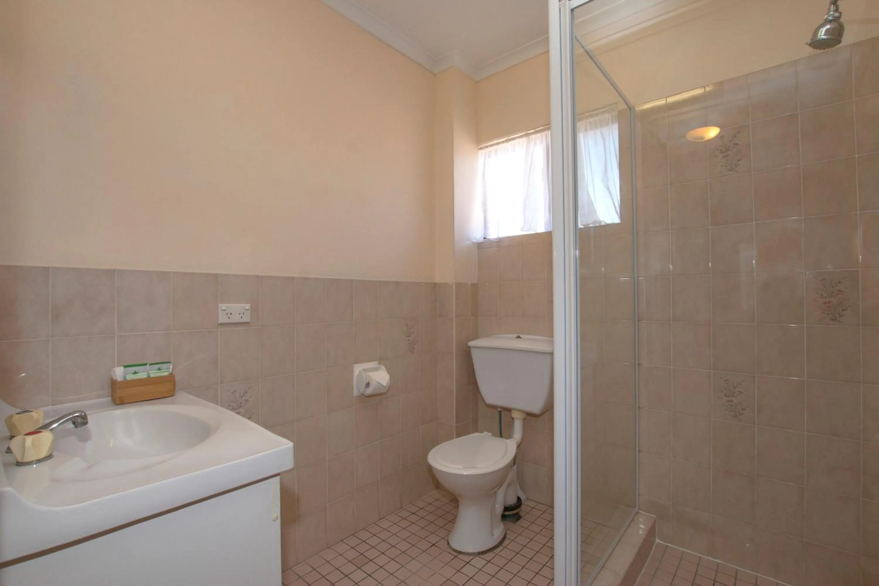 Bathroom in River Street Motel