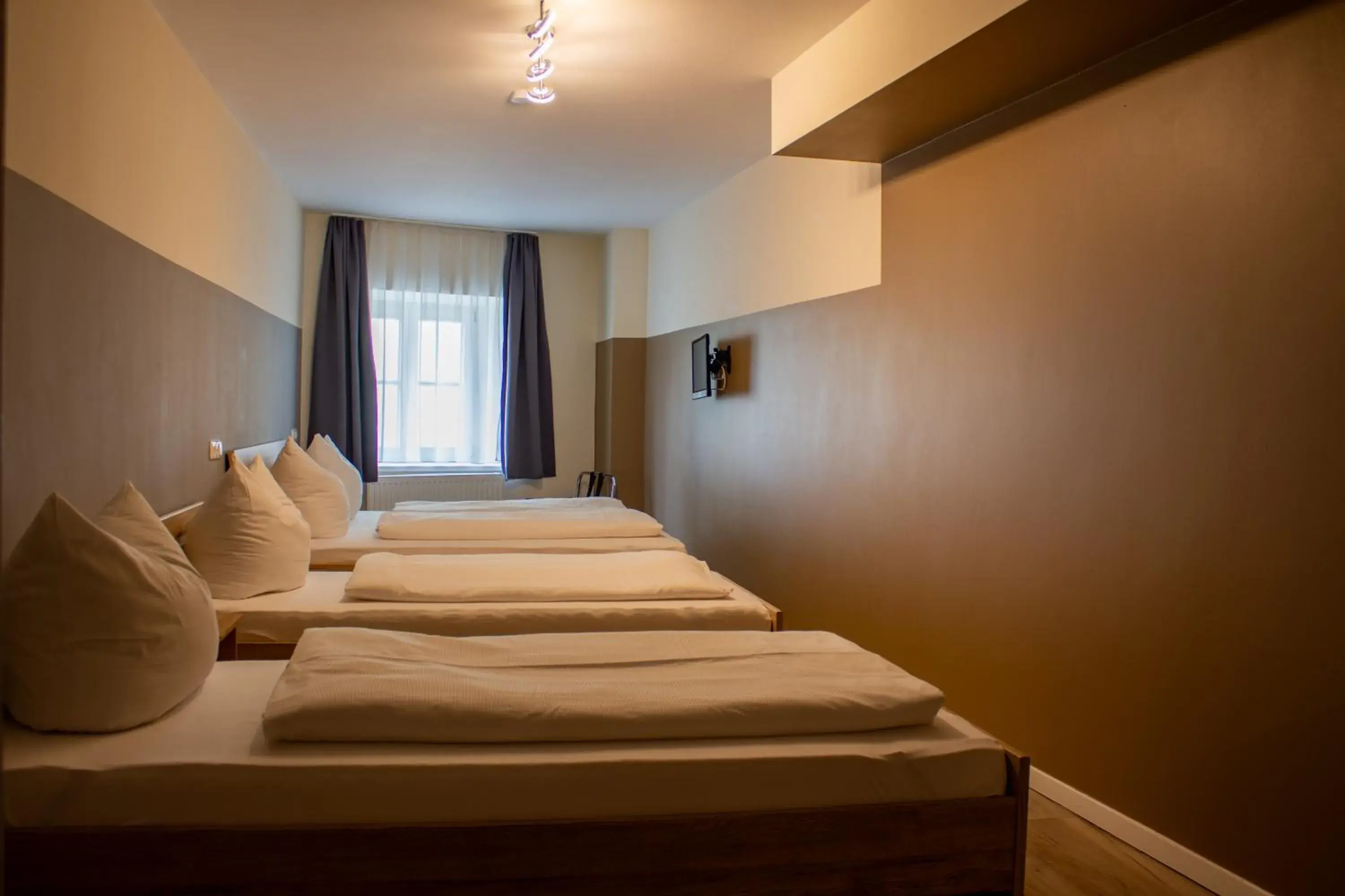 Family Room with Shower in City House Alpeneck Family Room with Shower in City House Alpeneck