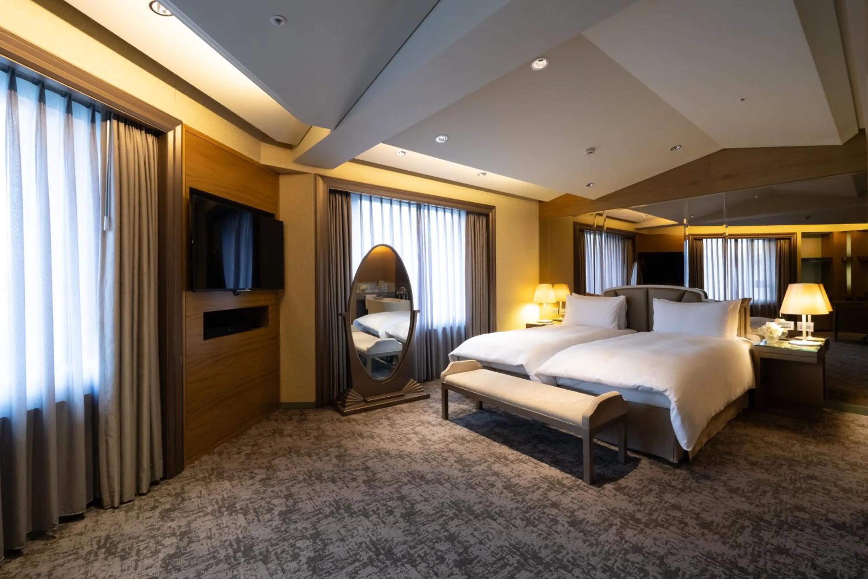 Photo of the whole room, Bed in The Landis Taipei