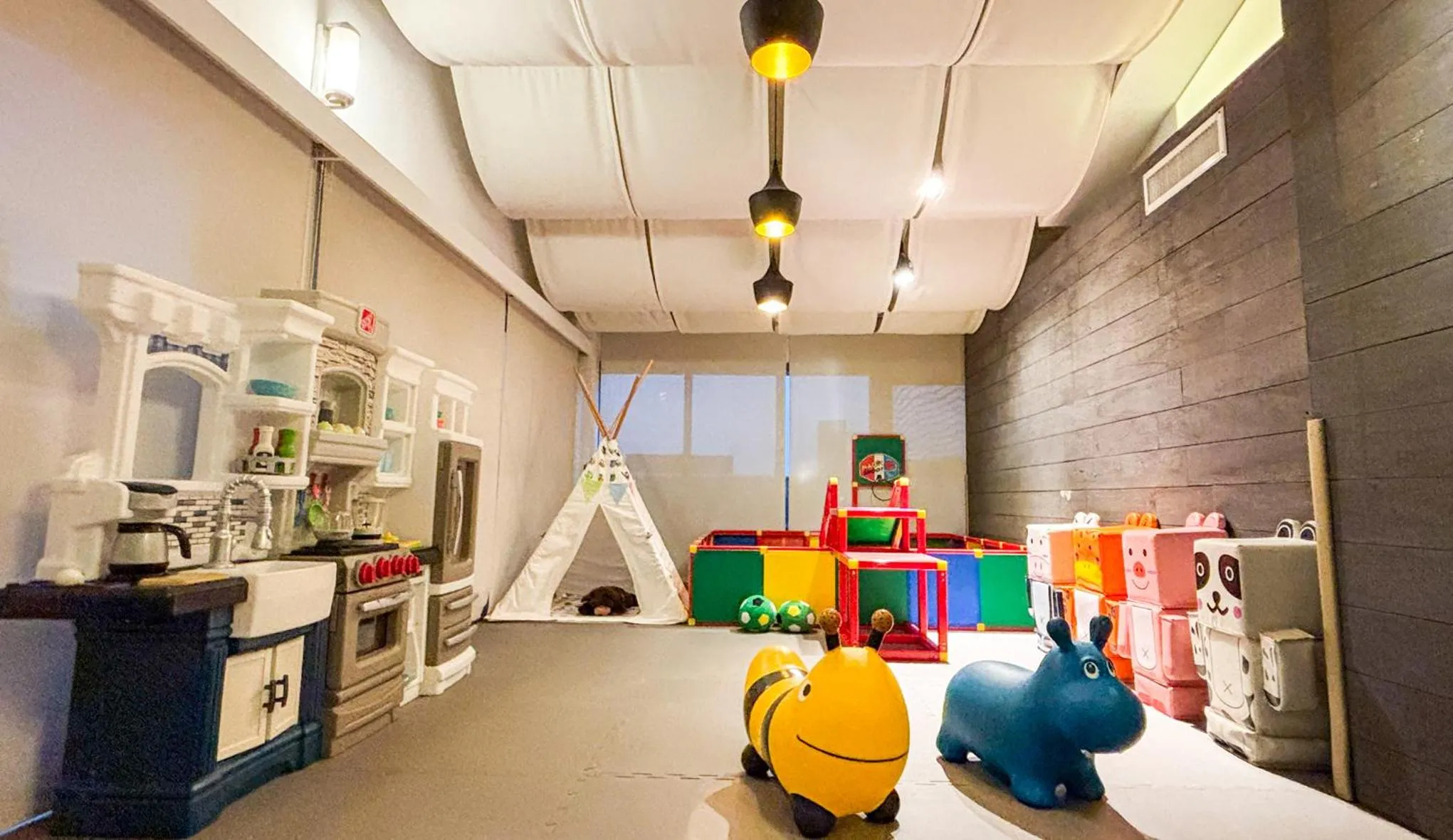 Children play ground in The Landis Taipei