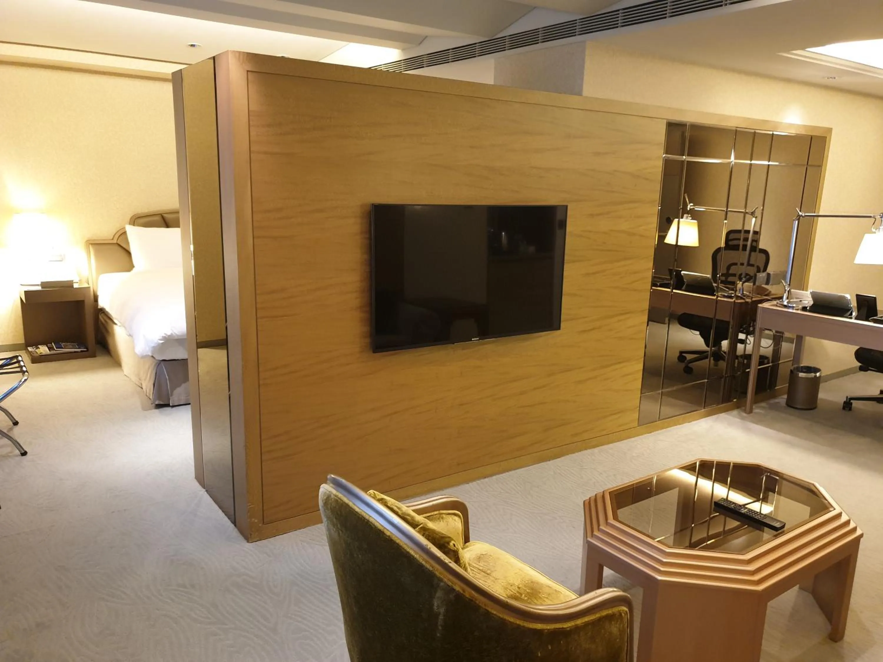 Photo of the whole room in The Landis Taipei