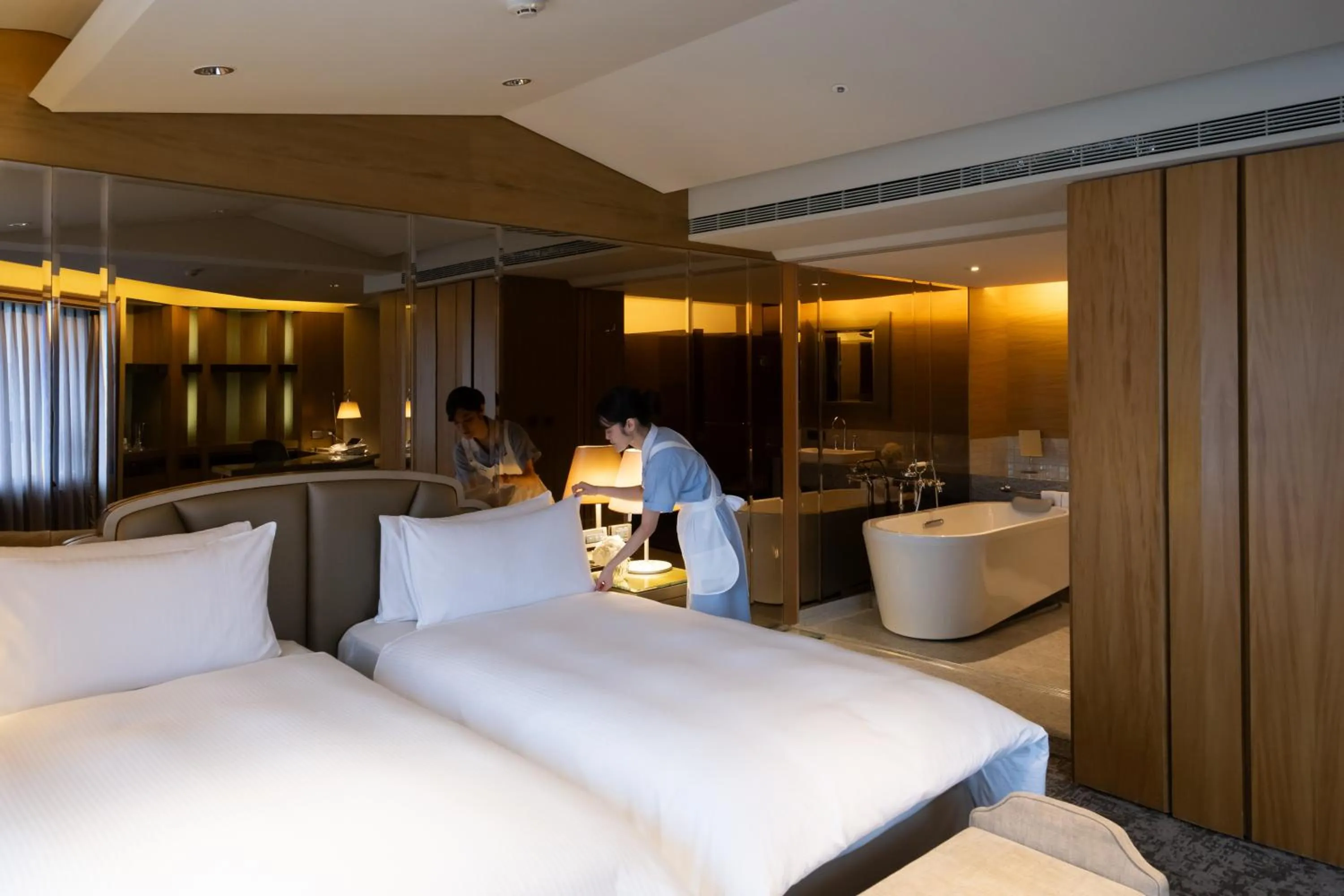 Photo of the whole room, Bed in The Landis Taipei