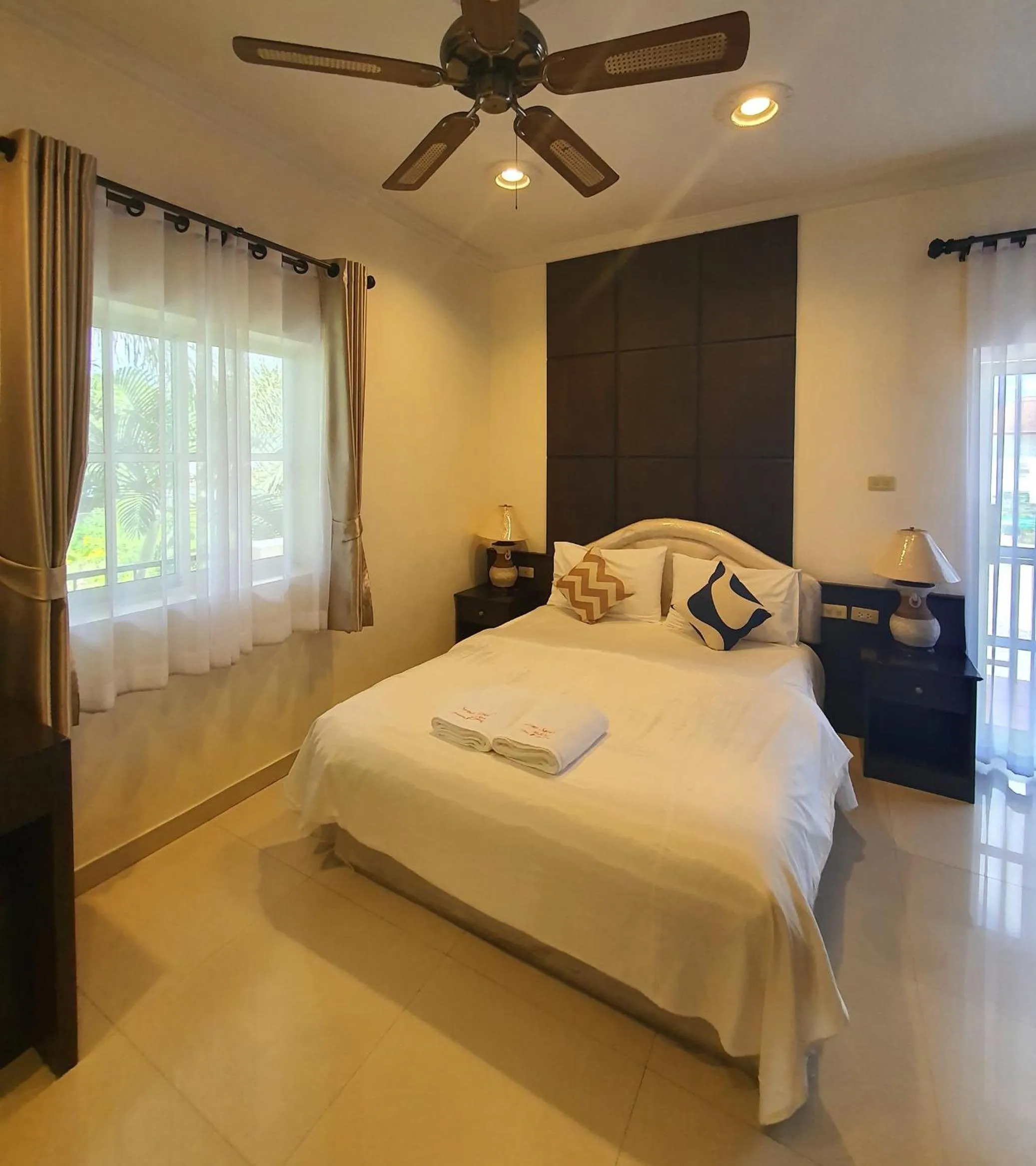 Bedroom, Bed in Serene Sands