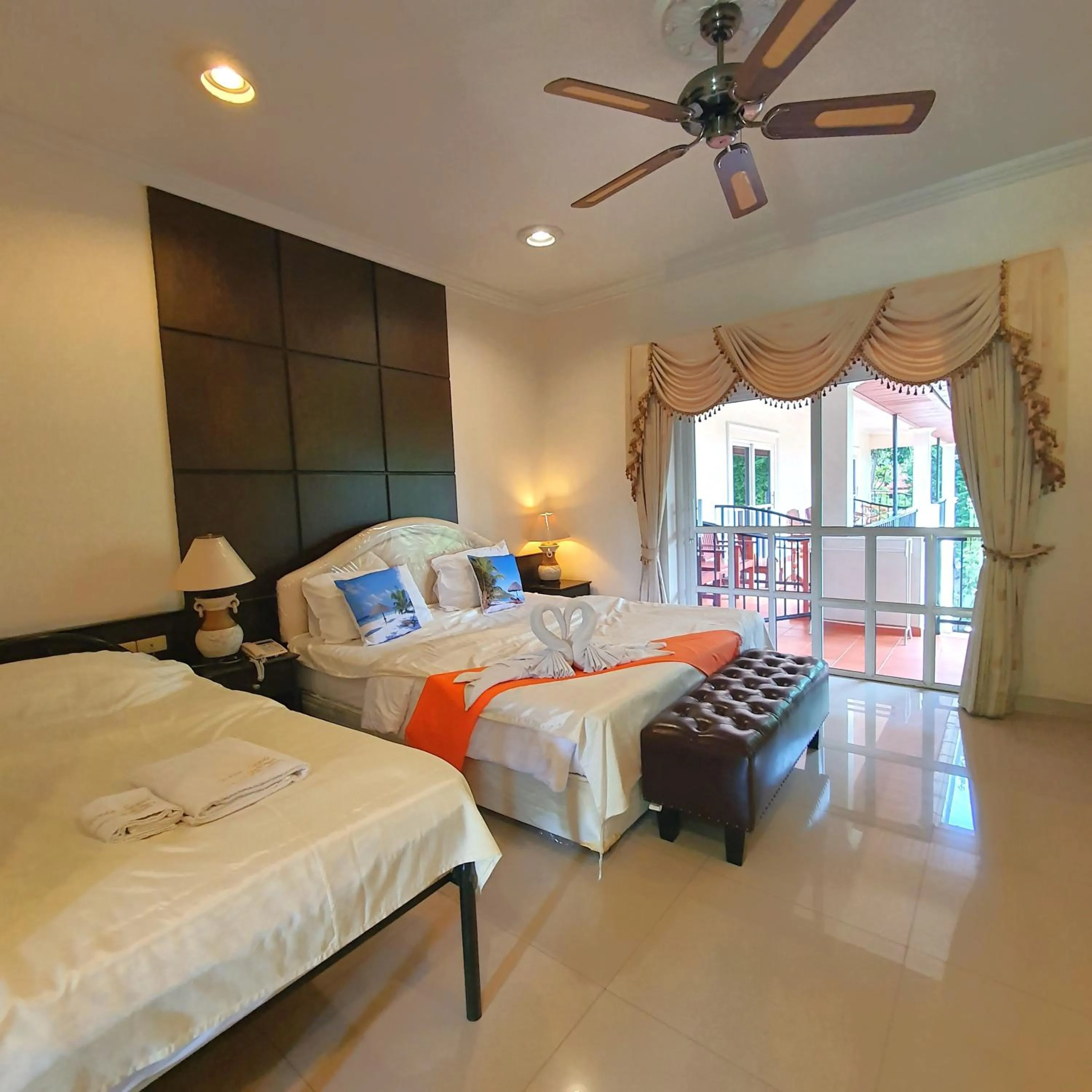 Bedroom, Bed in Serene Sands