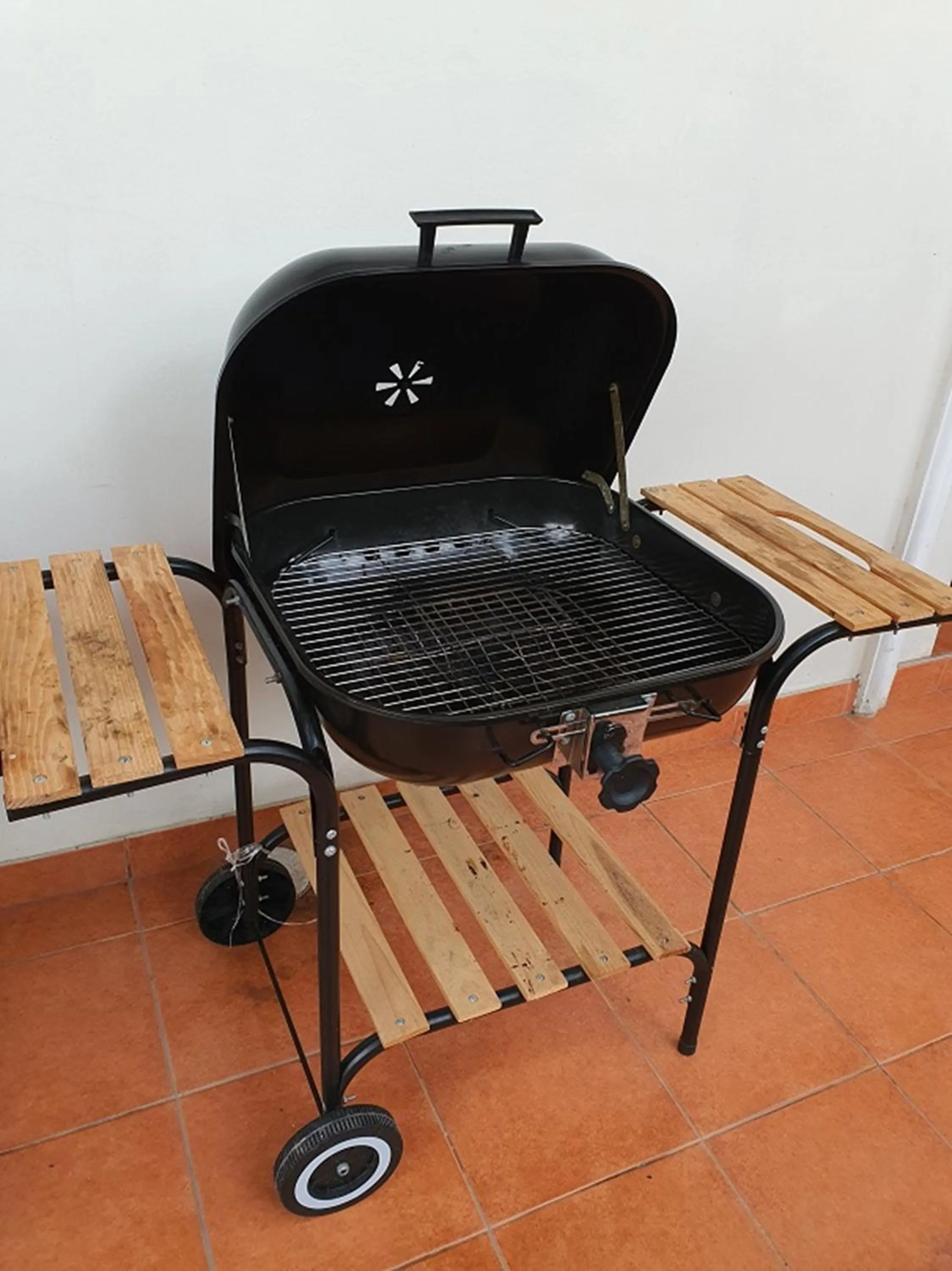 BBQ facilities in Serene Sands
