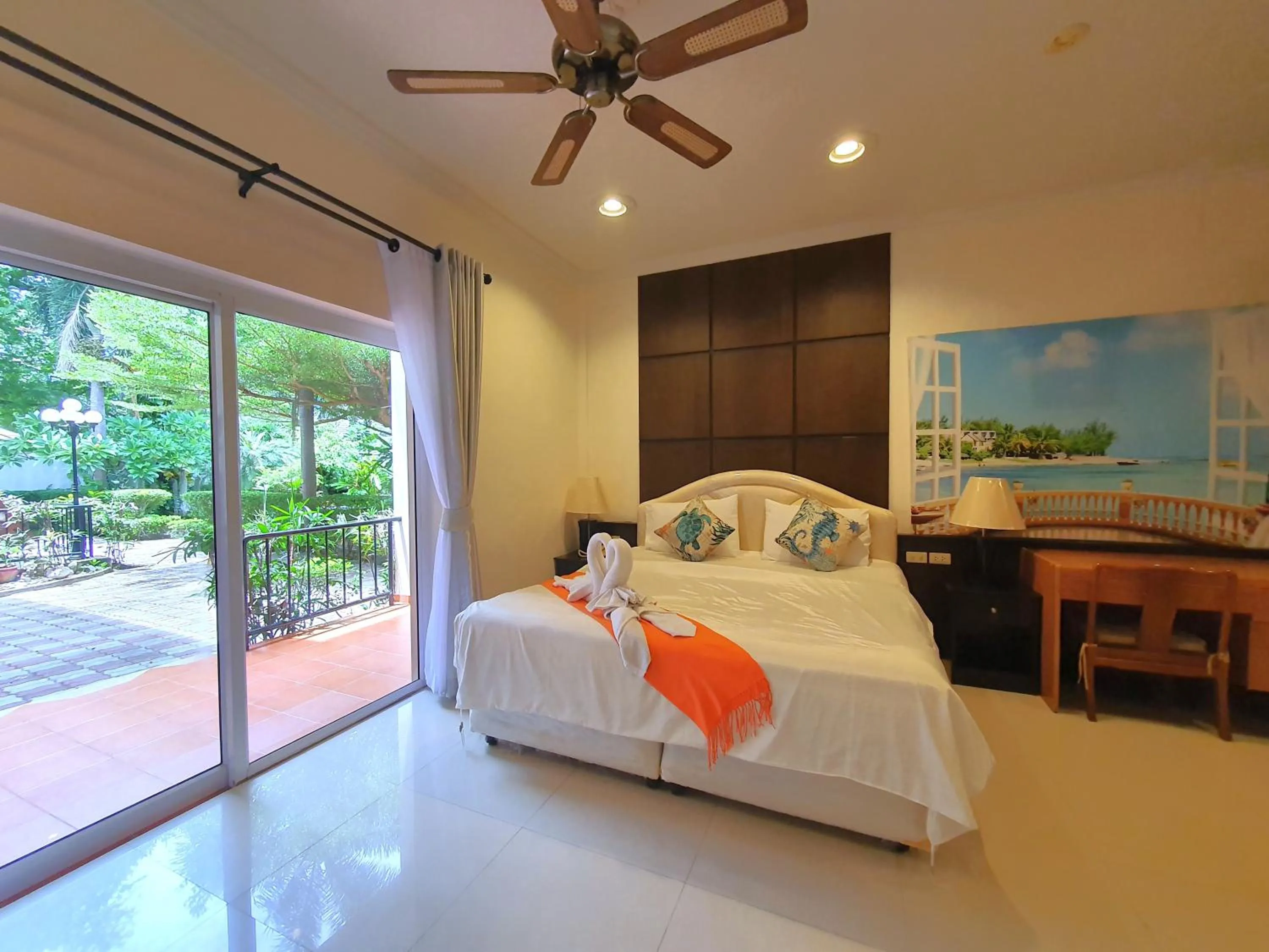 Bedroom, Bed in Serene Sands