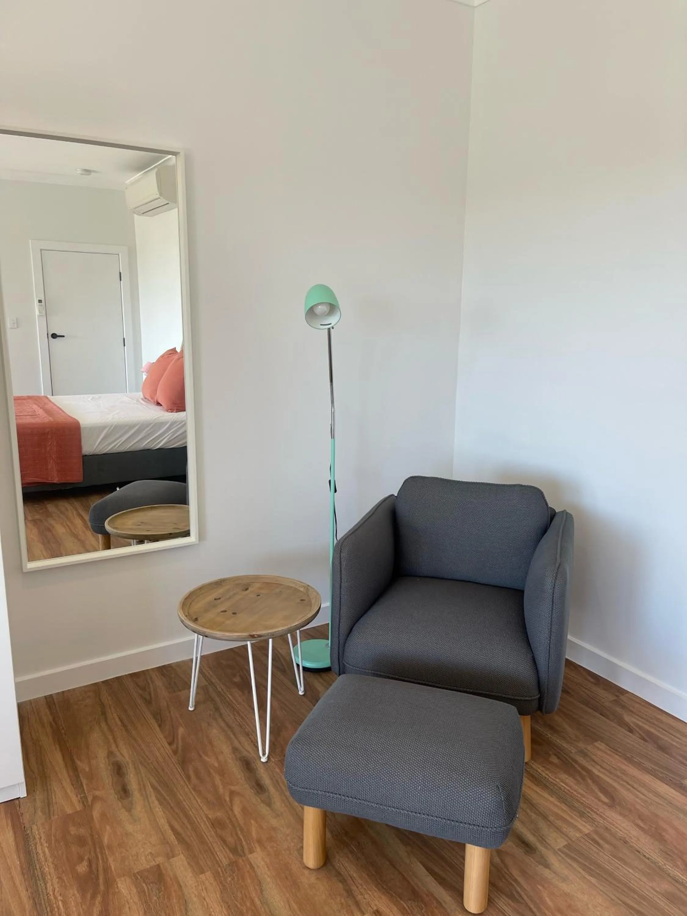 Bed in Harbour View Motel