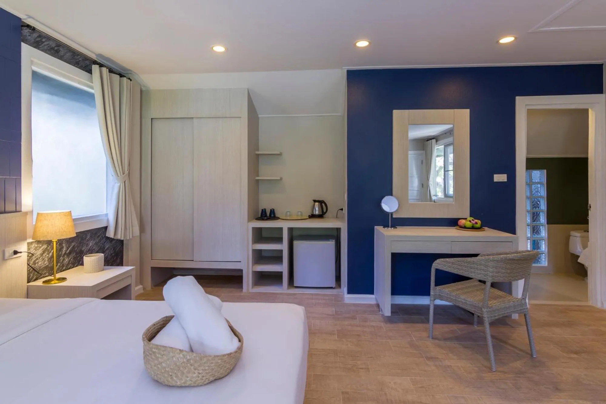 Coffee/tea facilities, Bed in Let's Hyde Pattaya Resort & Villas - Pool Cabanas