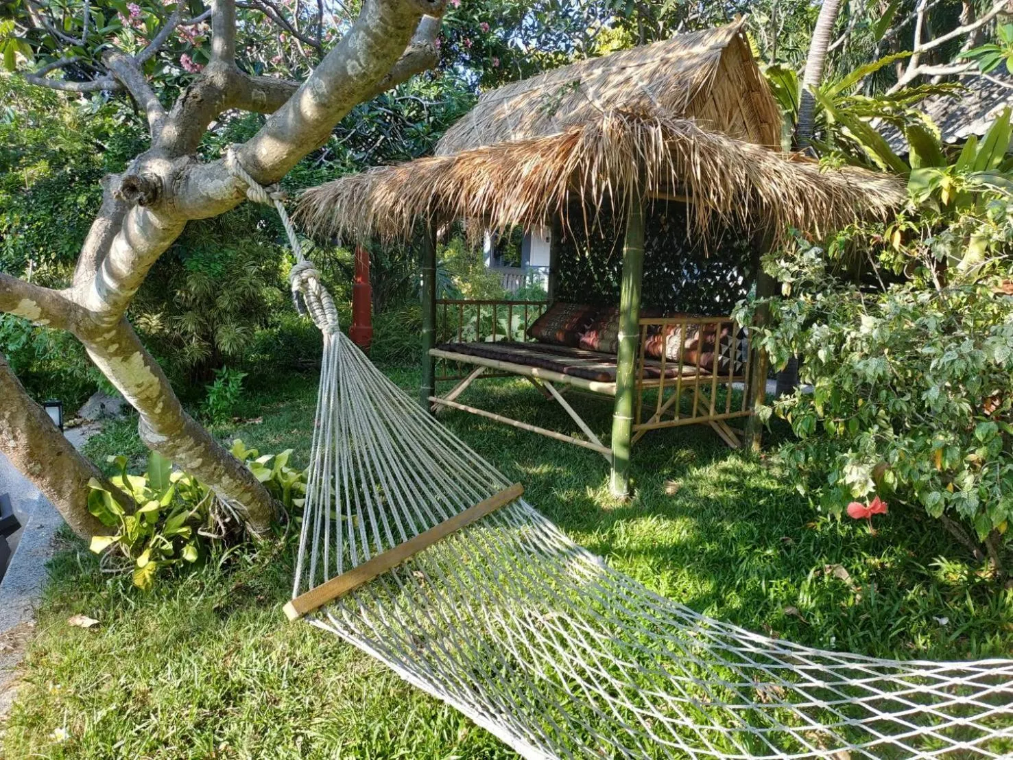 Garden view in Let's Hyde Pattaya Resort & Villas - Pool Cabanas