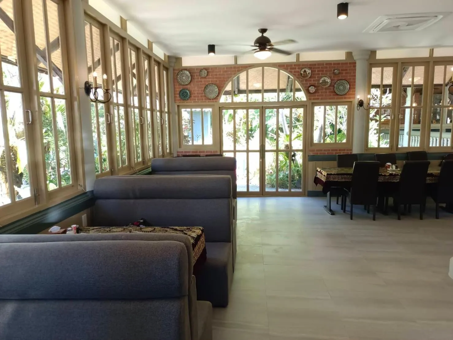 Restaurant/places to eat in Let's Hyde Pattaya Resort & Villas - Pool Cabanas