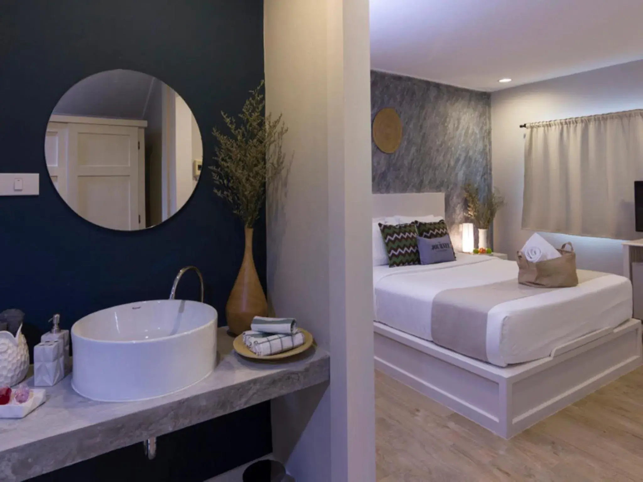 Food close-up, Bed in Let's Hyde Pattaya Resort & Villas - Pool Cabanas Food close-up, Bed in Let's Hyde Pattaya Resort & Villas - Pool Cabanas