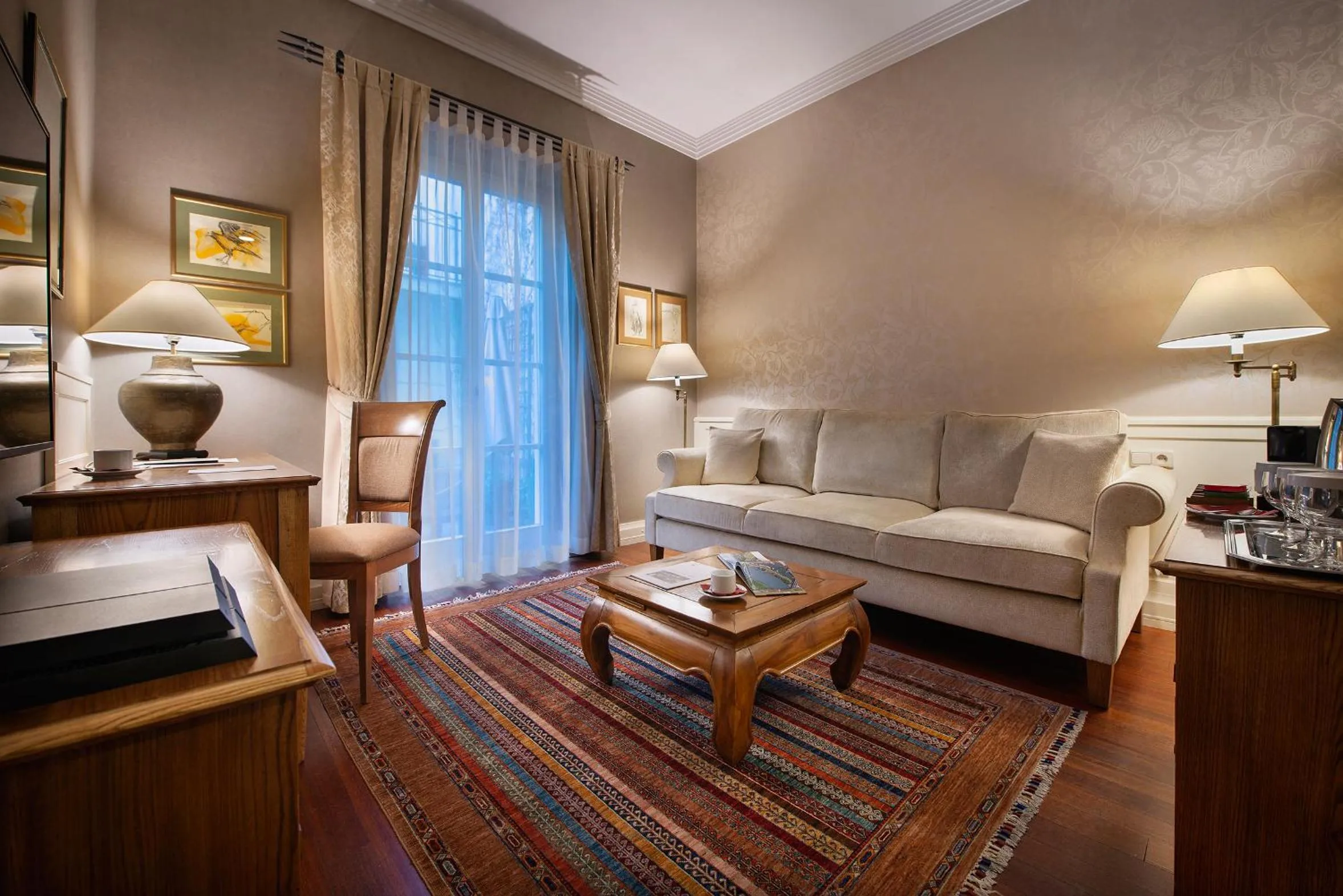 Property building, Bed in Marrol's Boutique Hotel