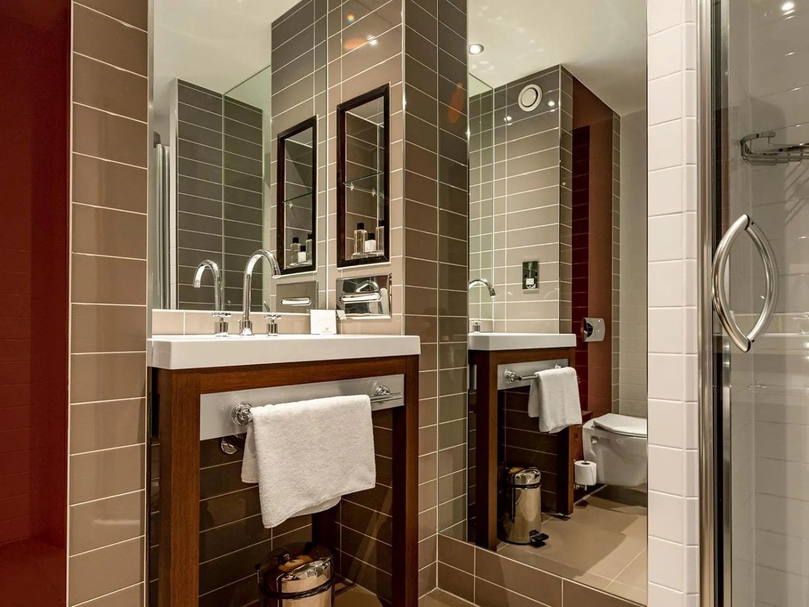 Toilet in Dakota Edinburgh