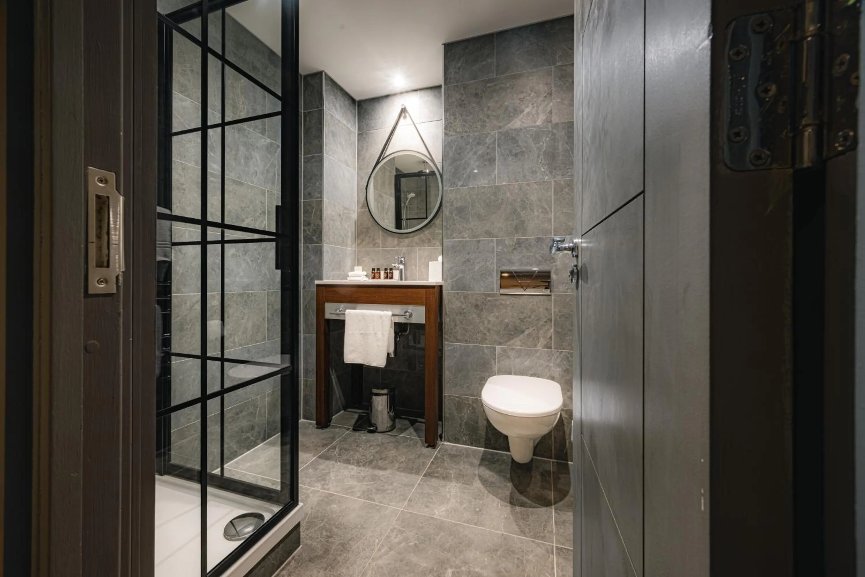 Shower in Dakota Edinburgh