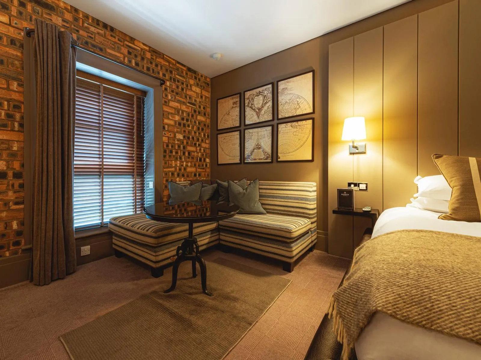 Seating area, Bed in Dakota Edinburgh