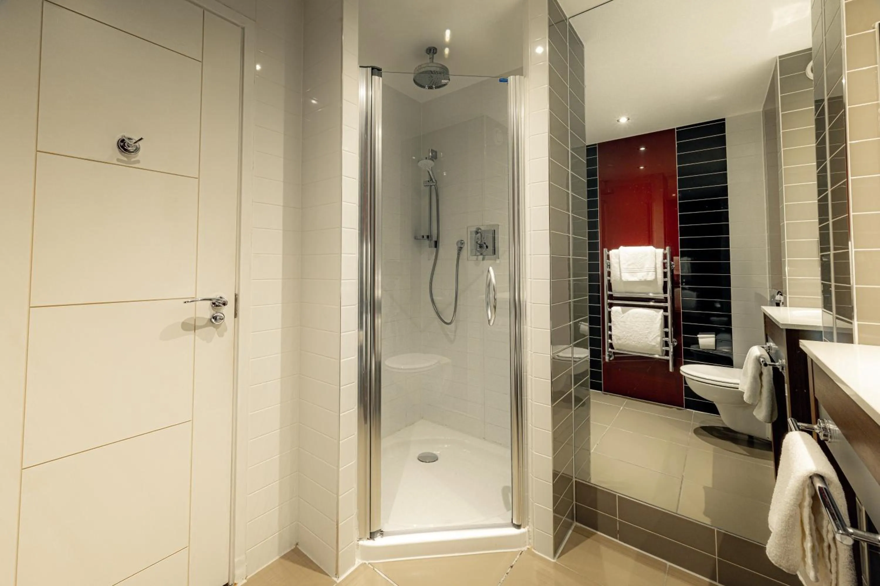 Shower in Dakota Edinburgh