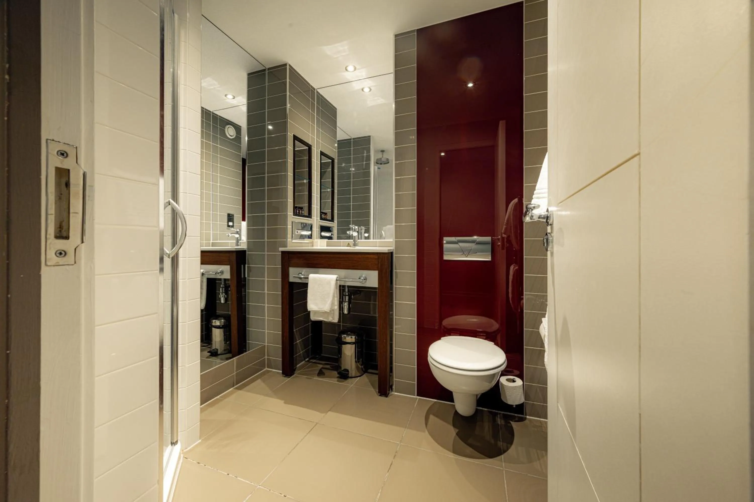 Toilet in Dakota Edinburgh